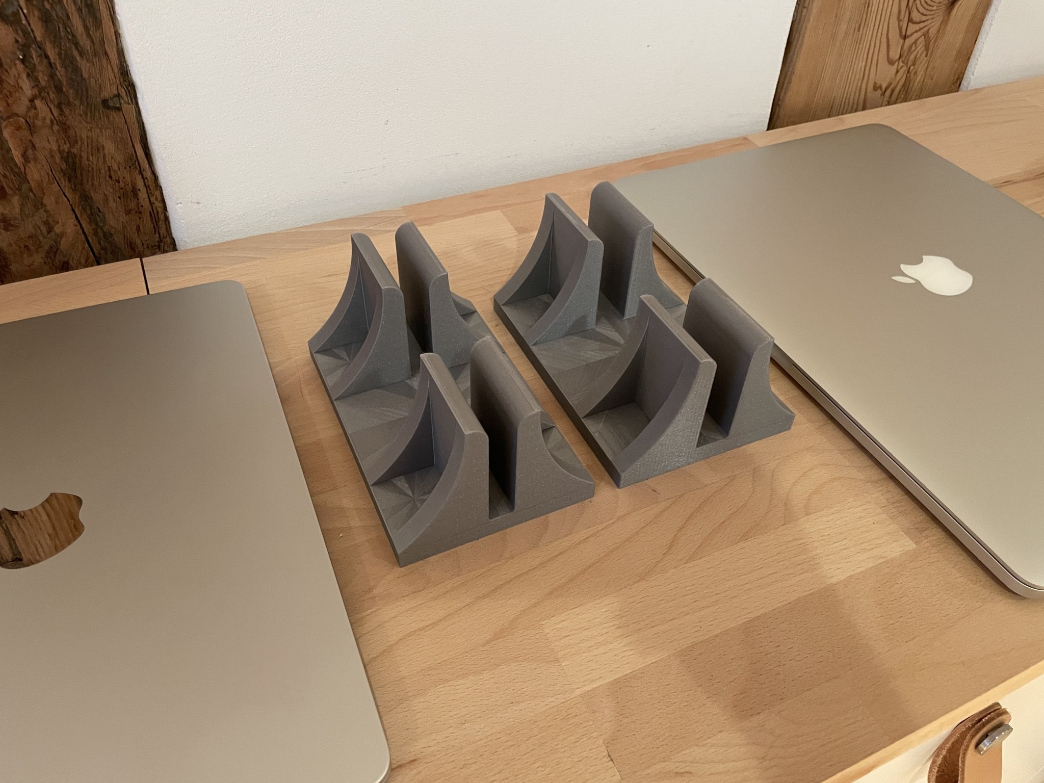 Giá đỡ laptop đứng cho Macbook và các loại laptop khác