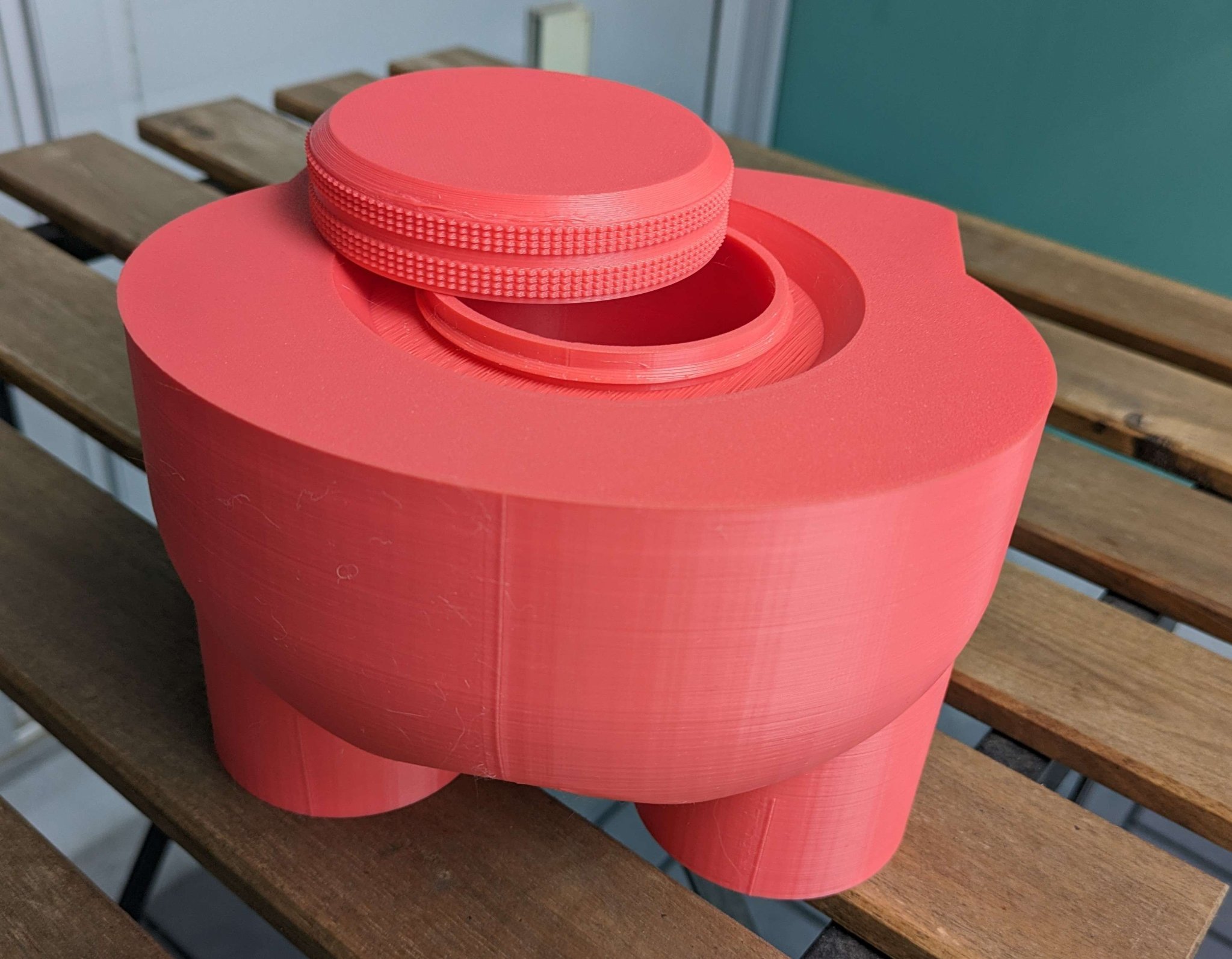 Lọ Amogus để lưu trữ đồ vật