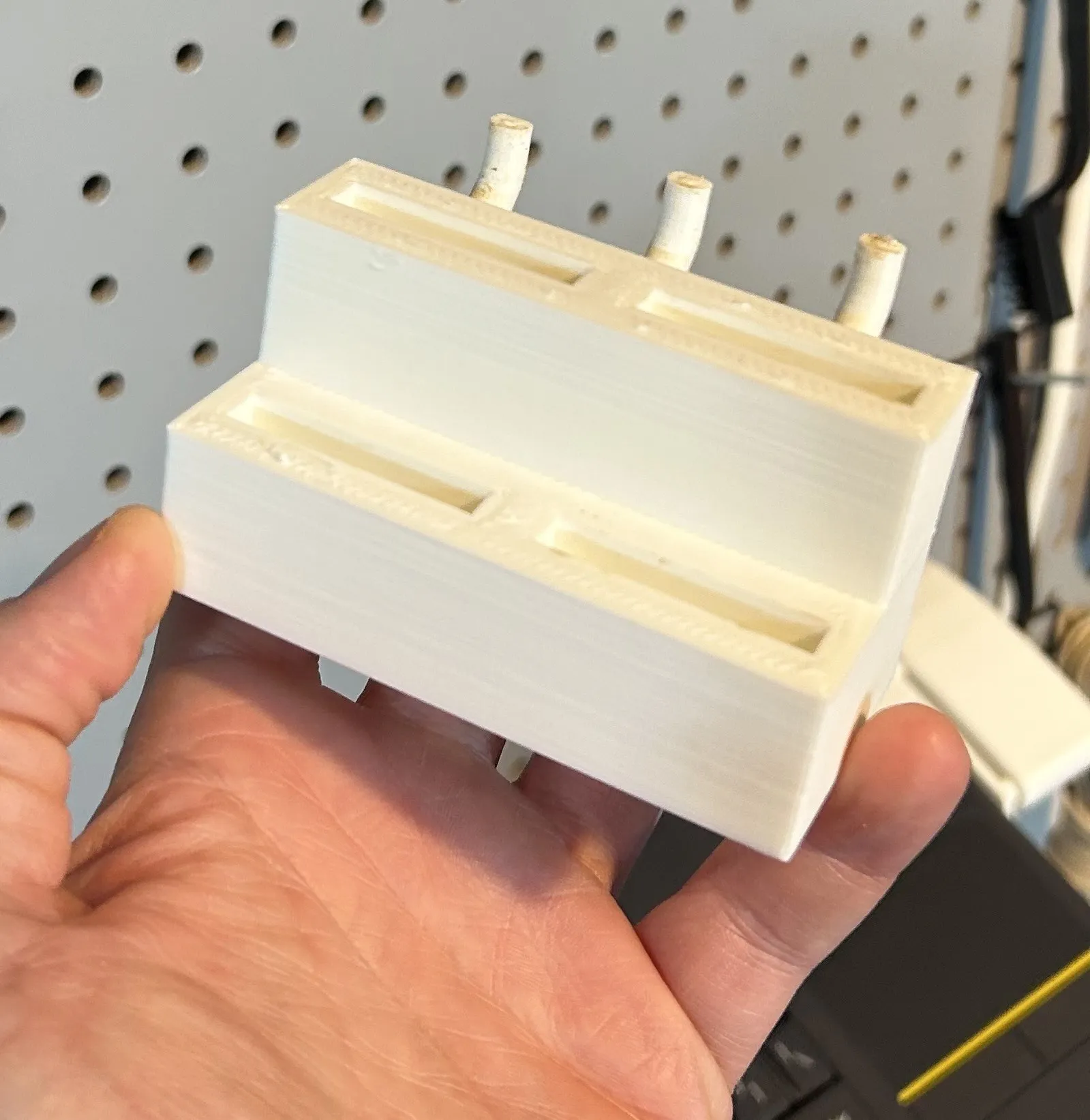 Giá đỡ die cho kẹp HS Series trên bảng treo tường