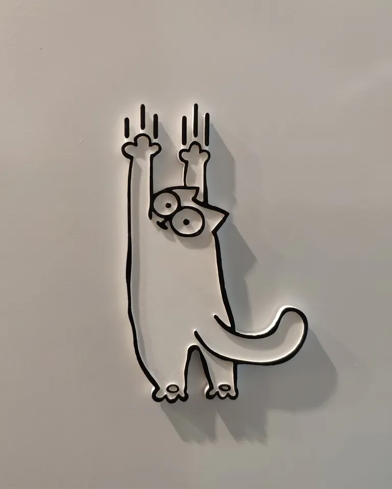 Mô hình mèo Simon đang cào và kéo dài