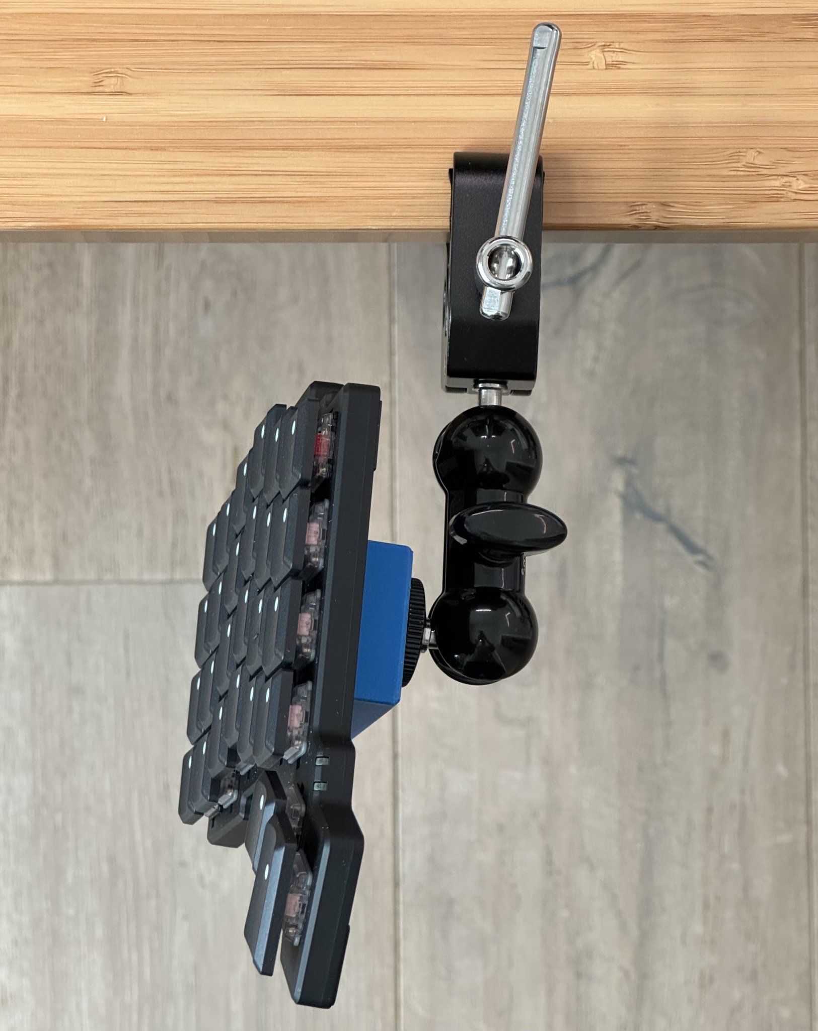 Giá đỡ chân máy cho bàn phím ZSA Voyager