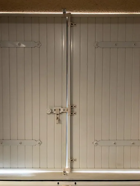 Bộ phụ kiện thay thế khóa cho cửa chớp