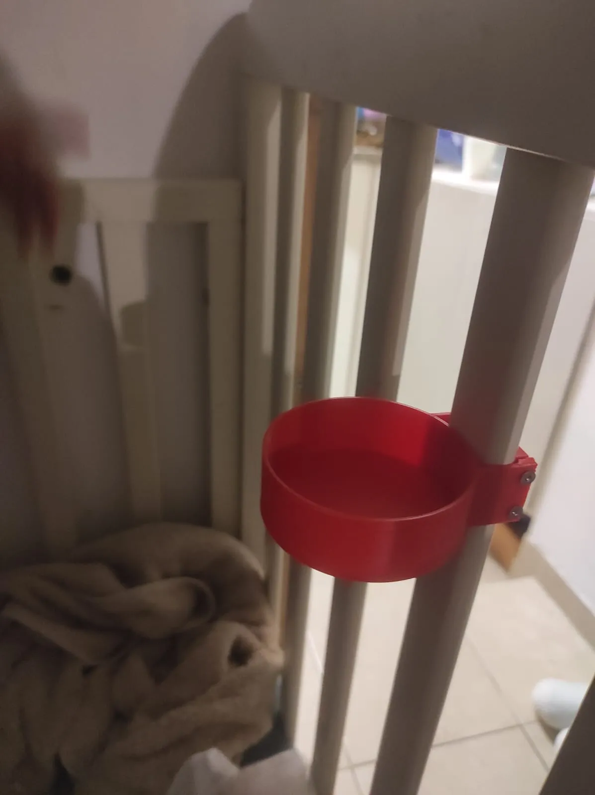 Giá đỡ bình sữa cho cũi trẻ em