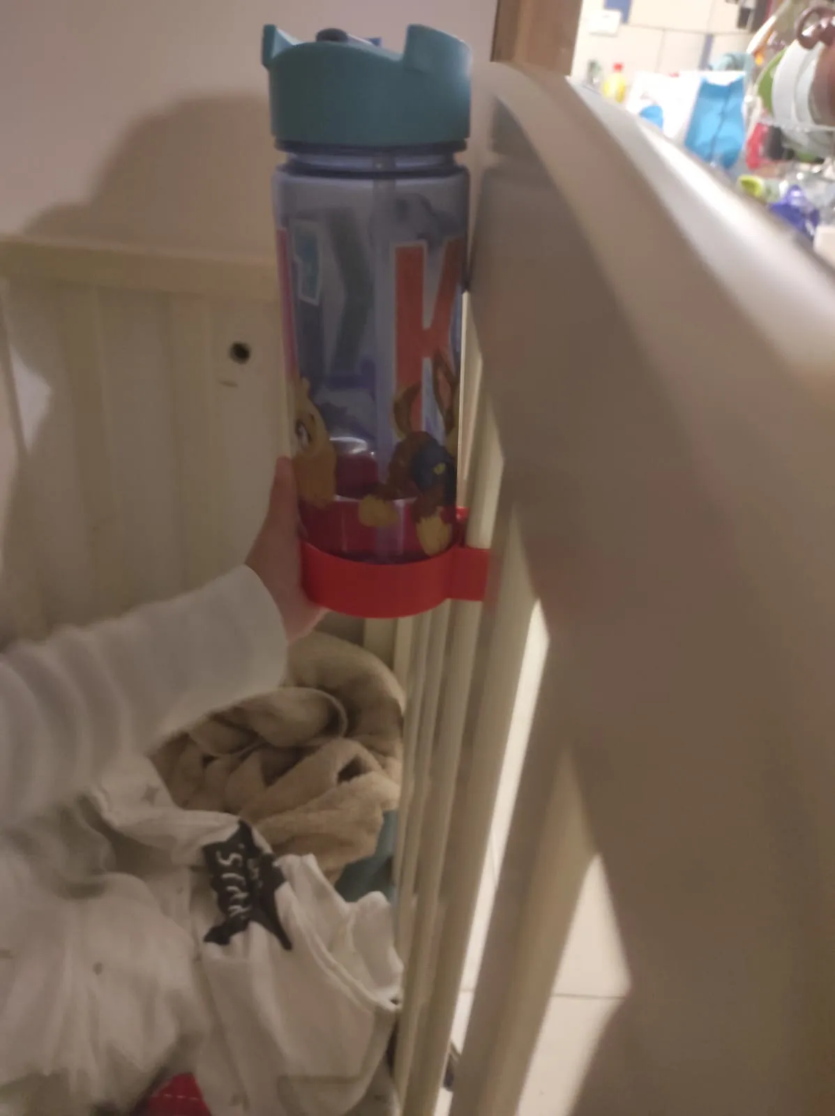 Giá đỡ bình sữa cho cũi trẻ em