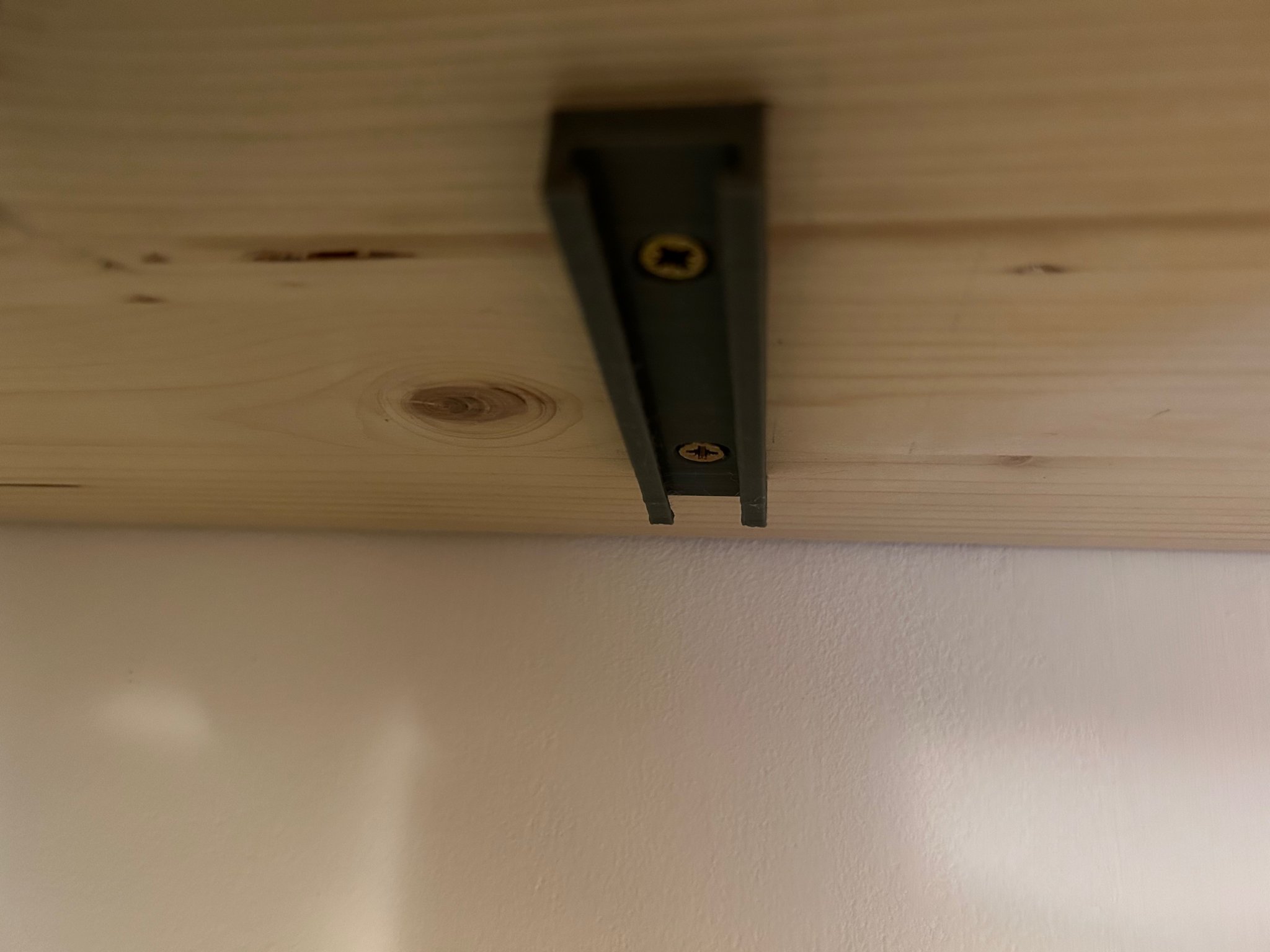 Giá đỡ mức nước Wilko màu đỏ nhỏ