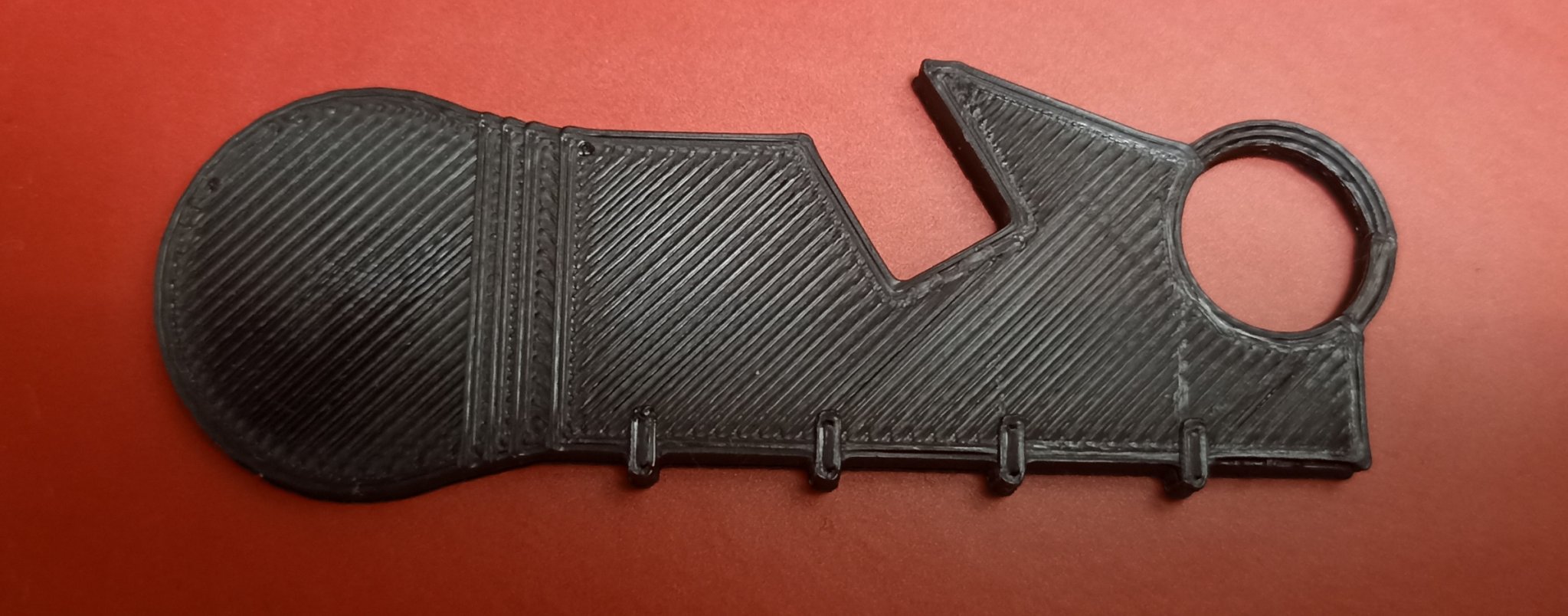 Móc chìa khóa đa năng với thước kẻ và mở nắp chai