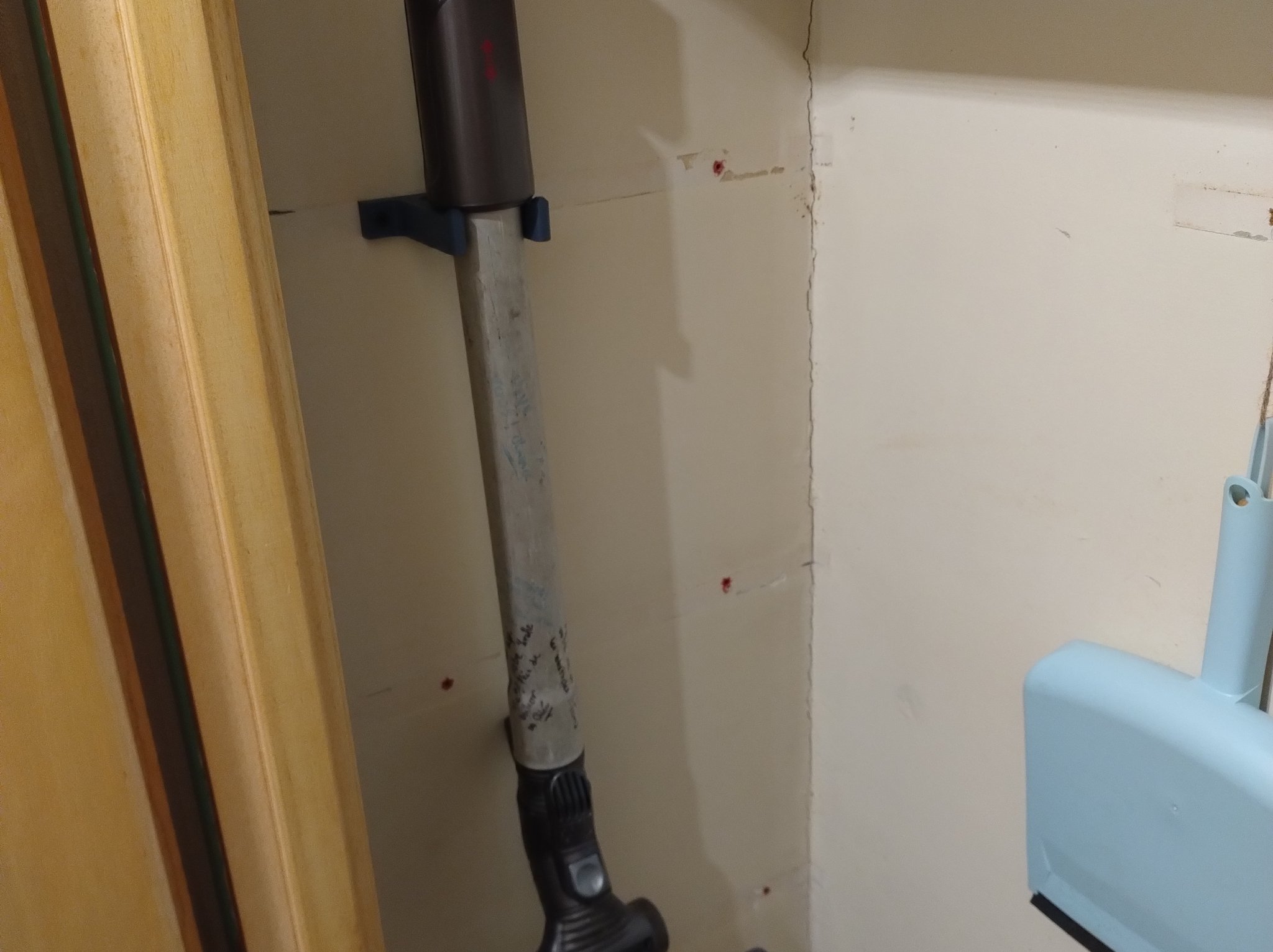 Giá đỡ ống đơn cho máy hút bụi Dyson DC19