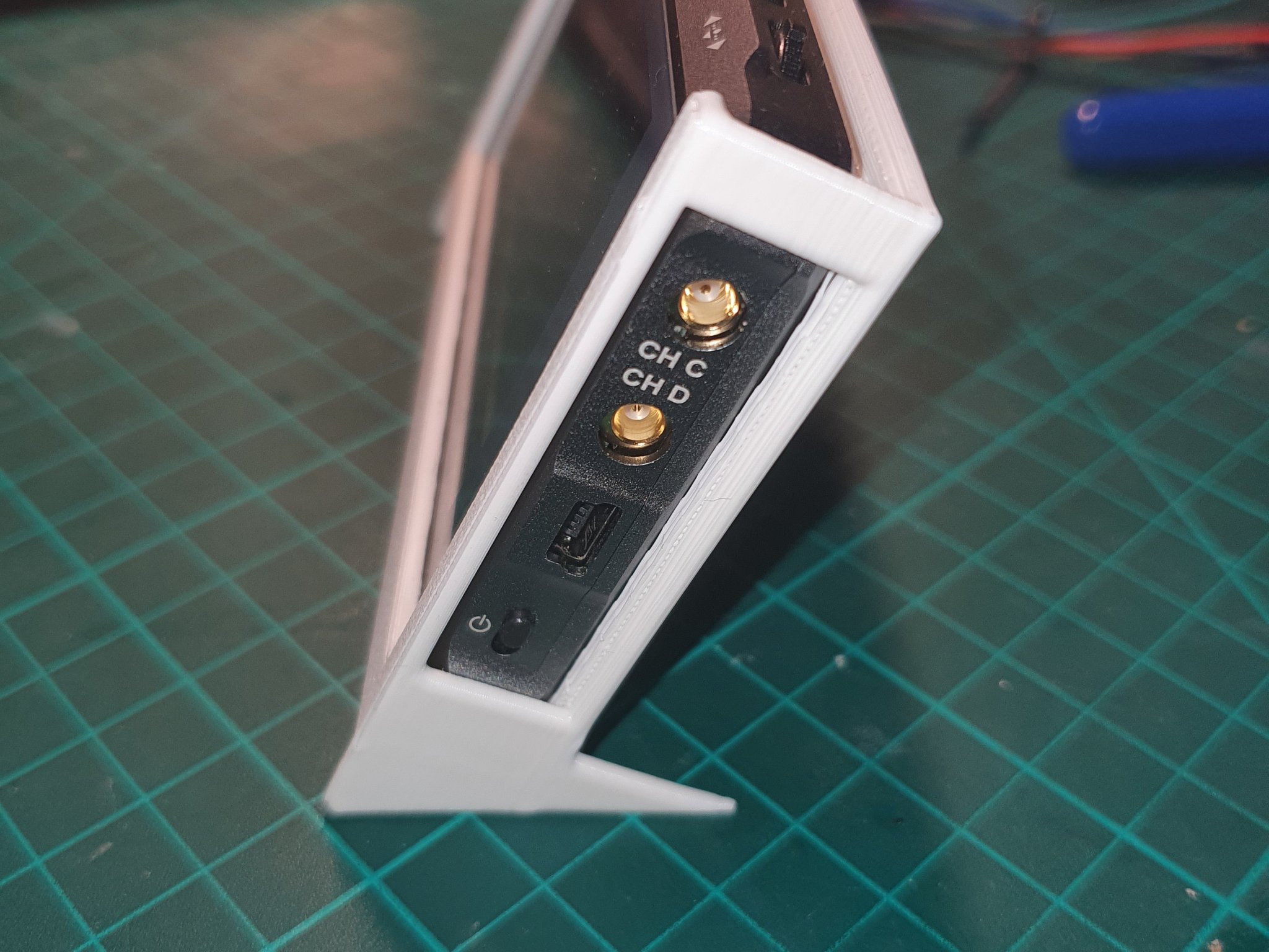 Giá đỡ cho máy hiện sóng DS203