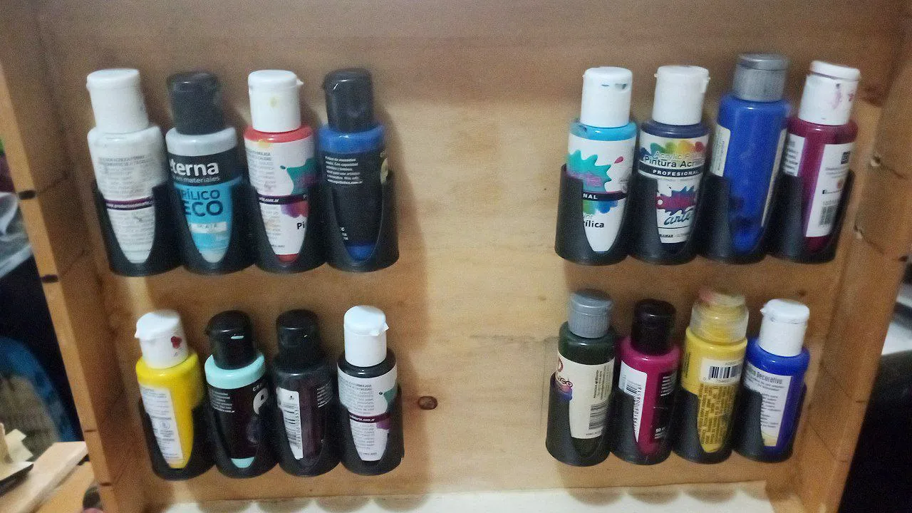 Giá đỡ tổ chức chai sơn 50-60cc bằng gỗ