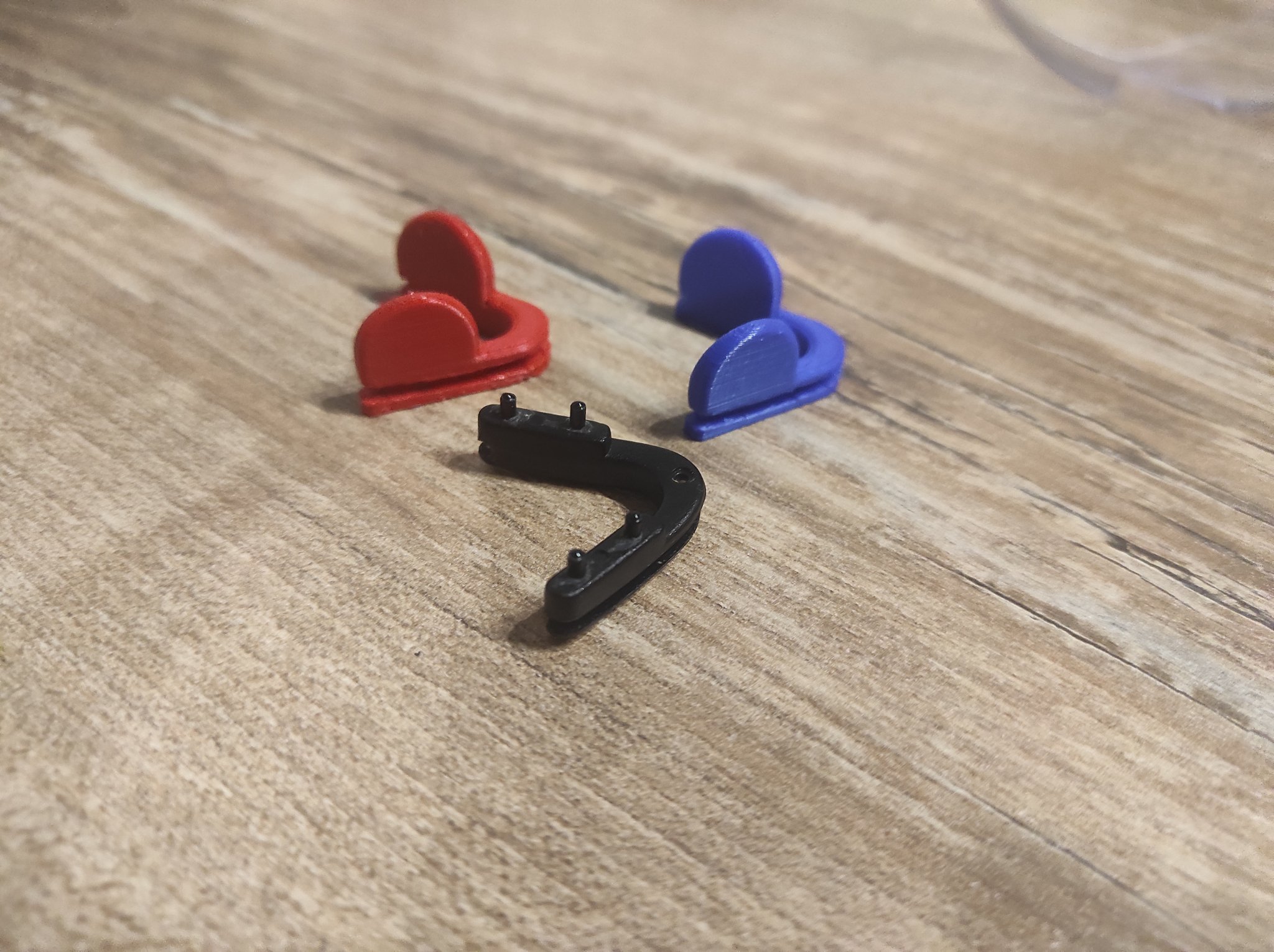 Kẹp mũi kính thể thao Uvex bằng nhựa in 3D