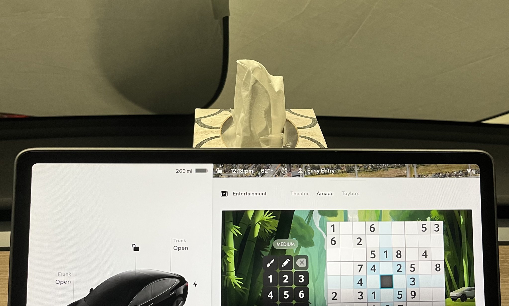 Giá đỡ hộp giấy cho Tesla Model 3 năm 2022