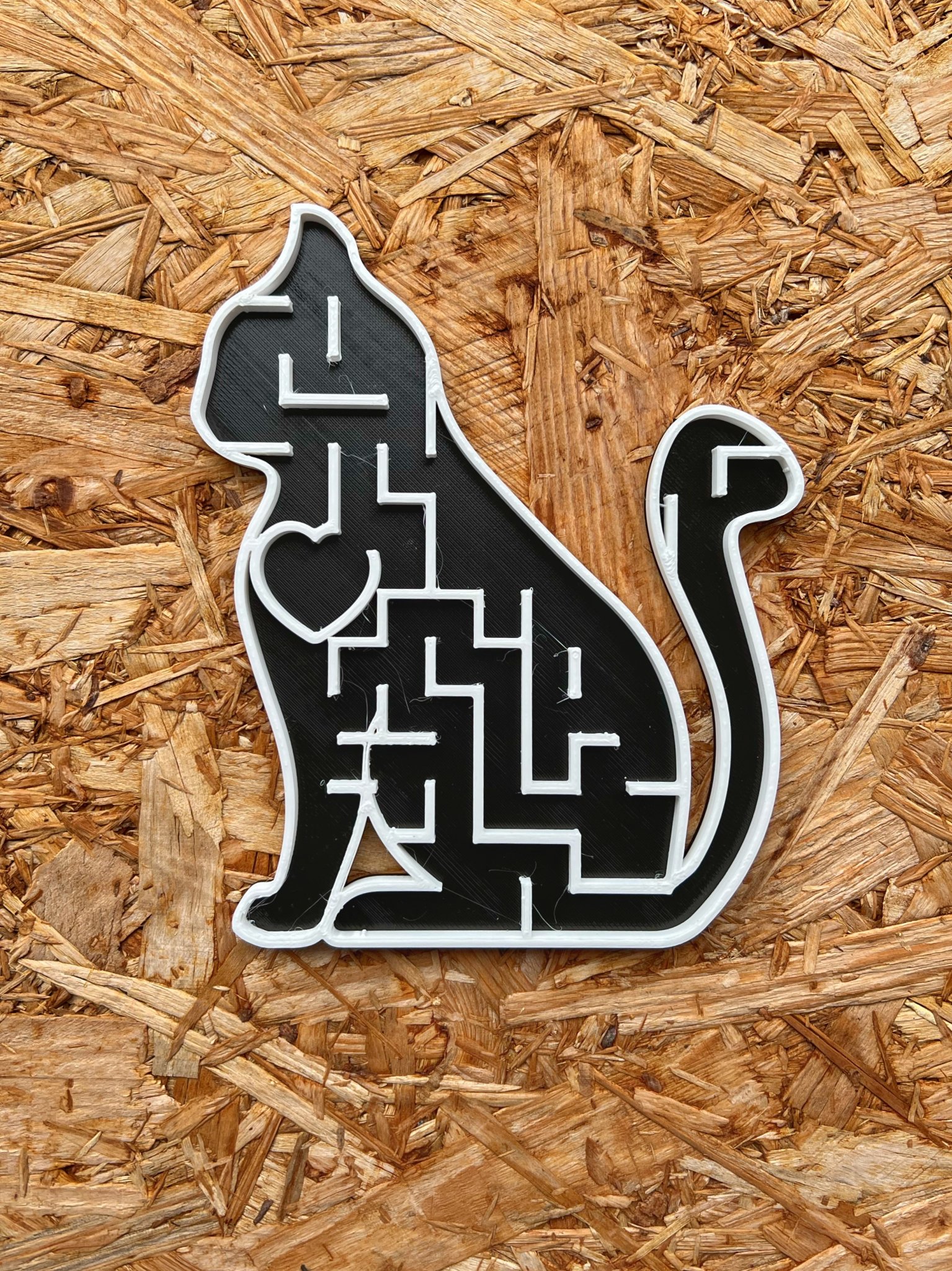 Mê cung trái tim mèo dễ thương bằng đá marbles