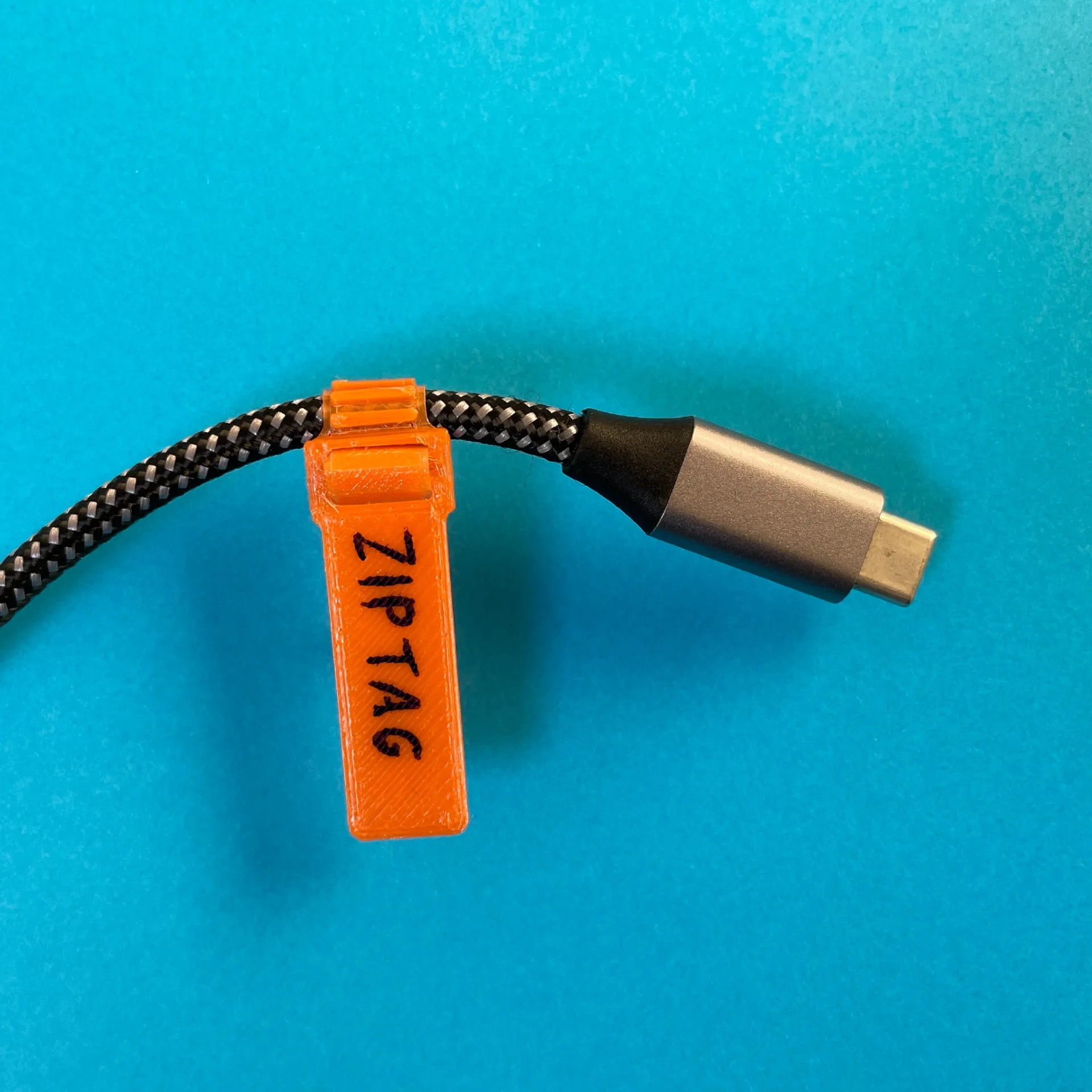 Nhãn tổ chức cáp đa năng ZipTag kiểu dây kéo