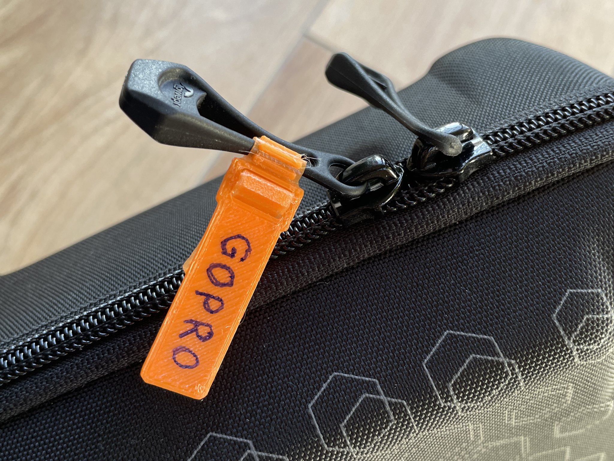 Nhãn tổ chức cáp đa năng ZipTag kiểu dây kéo