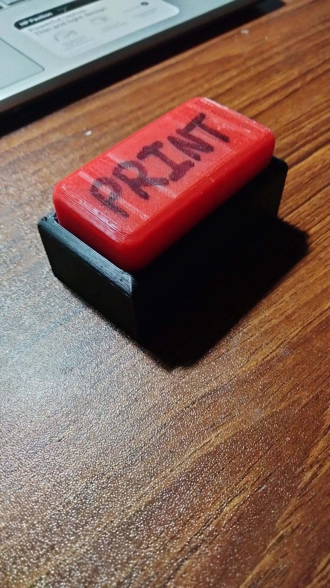 Nút bấm in 3D với thiết kế 2 phần và lò xo