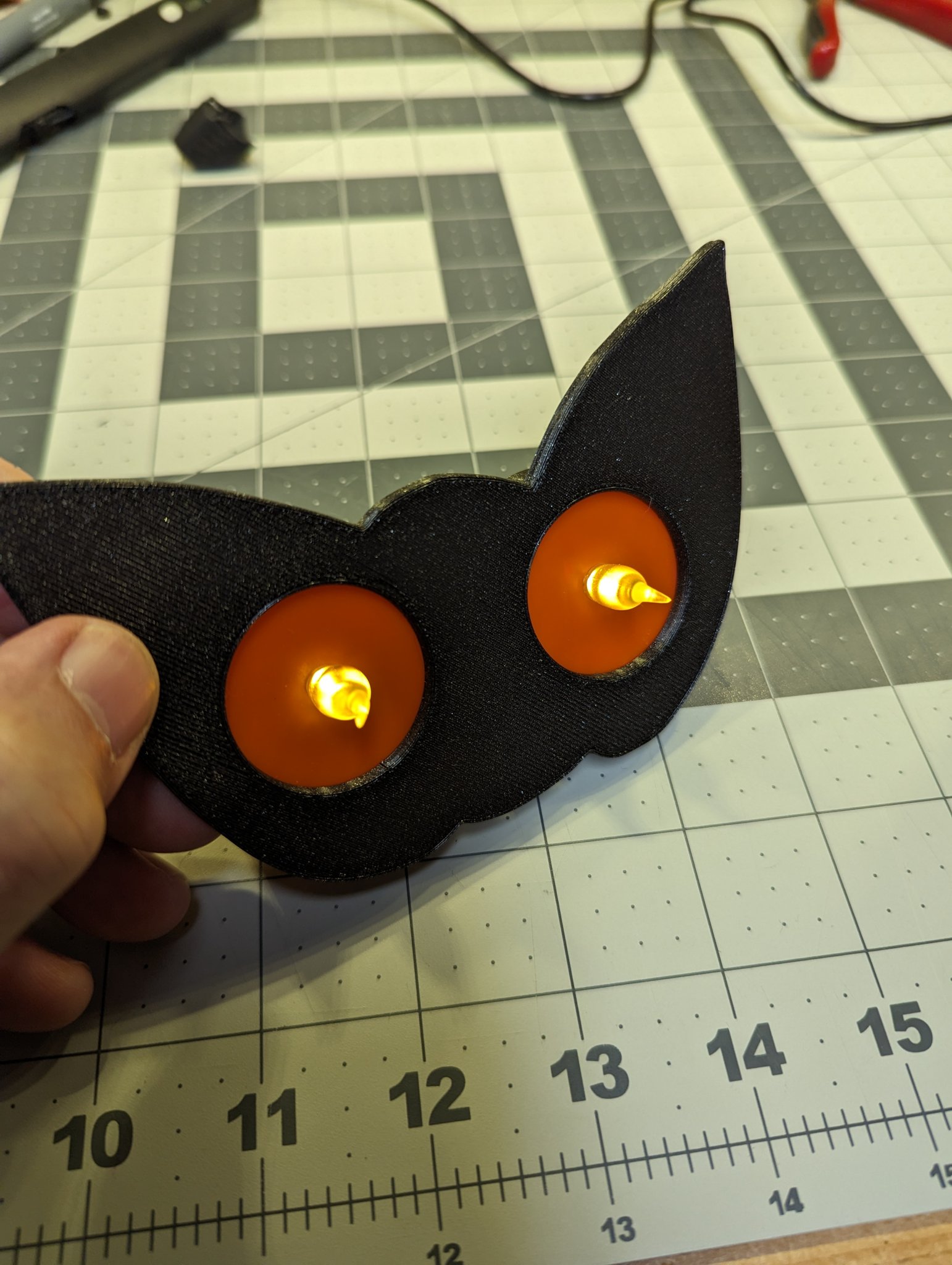 Mắt dơi trang trí ánh nến cho Halloween