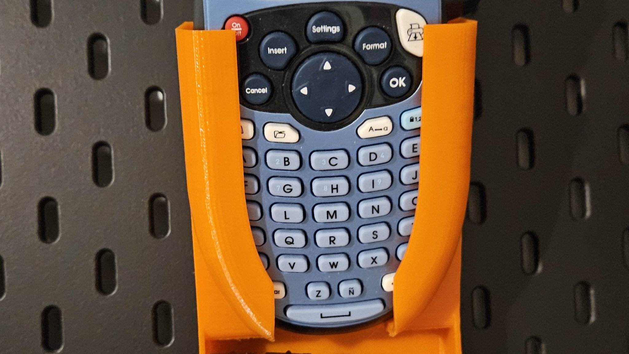 Giá đỡ cho máy dán nhãn Dymo LetraTag