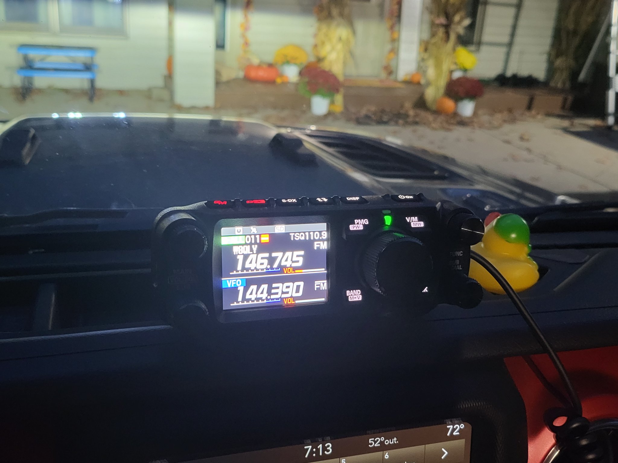 Giá đỡ đầu Yaesu FTM-500 cho Jeep JL hoặc Gladiator