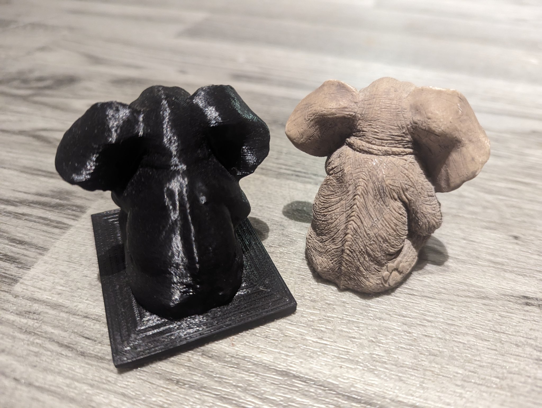 Mô hình voi dễ thương ngồi yên từ bản quét 3D