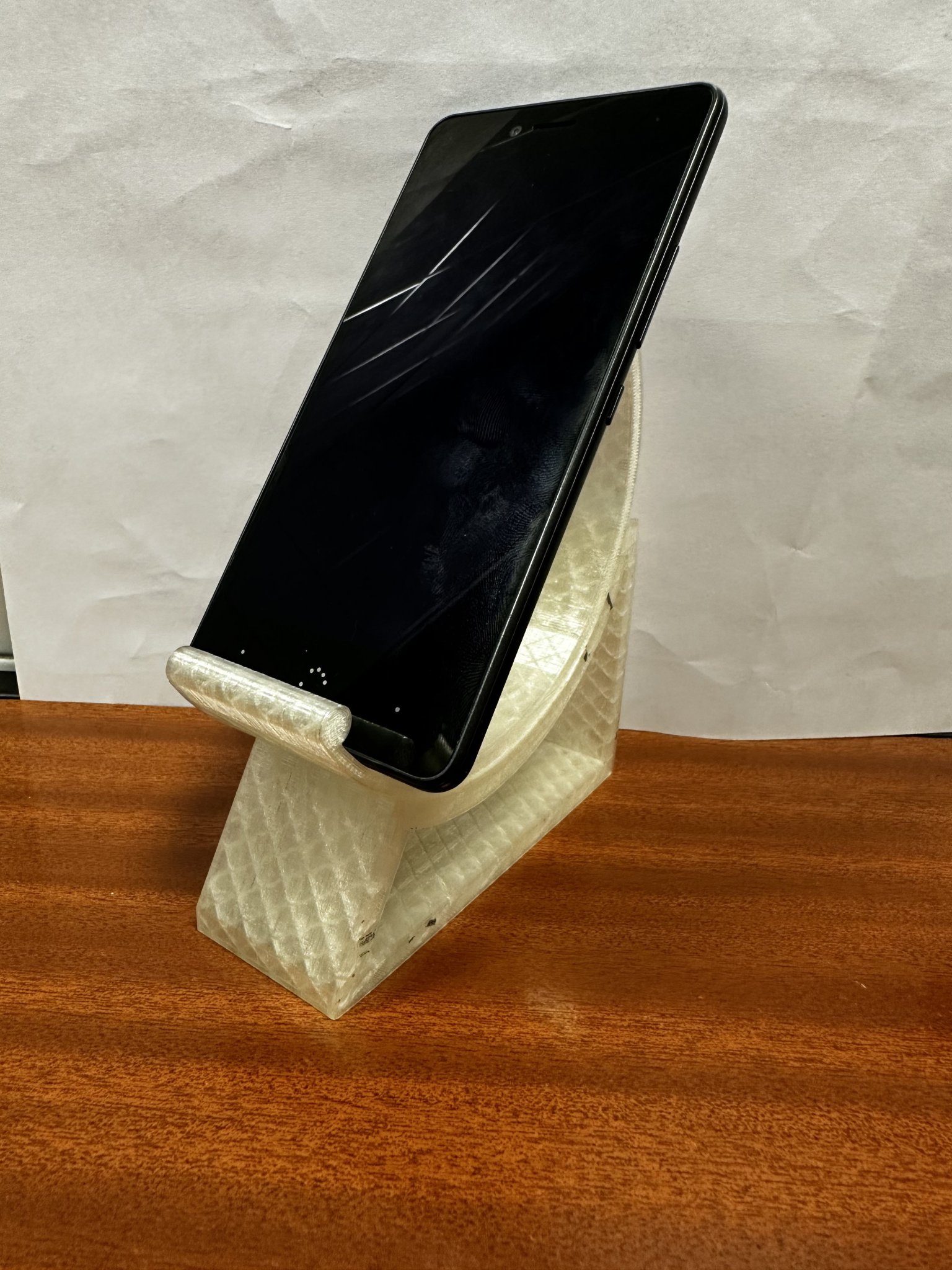 Giá đỡ điện thoại với nhiều góc độ sử dụng