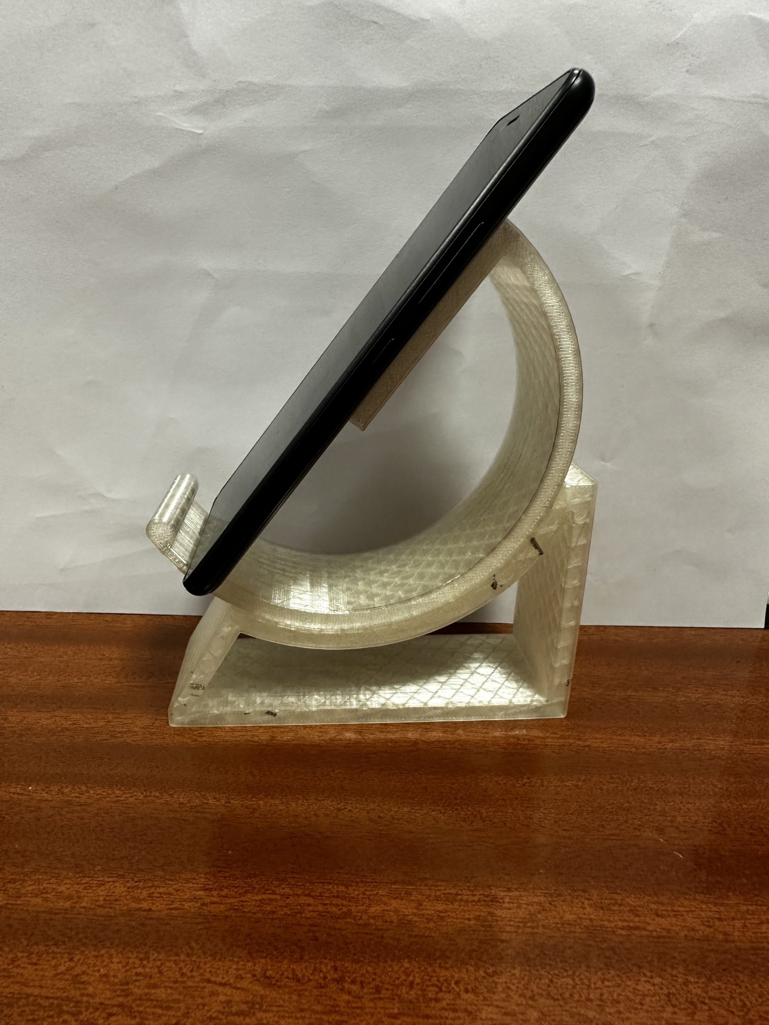 Giá đỡ điện thoại với nhiều góc độ sử dụng