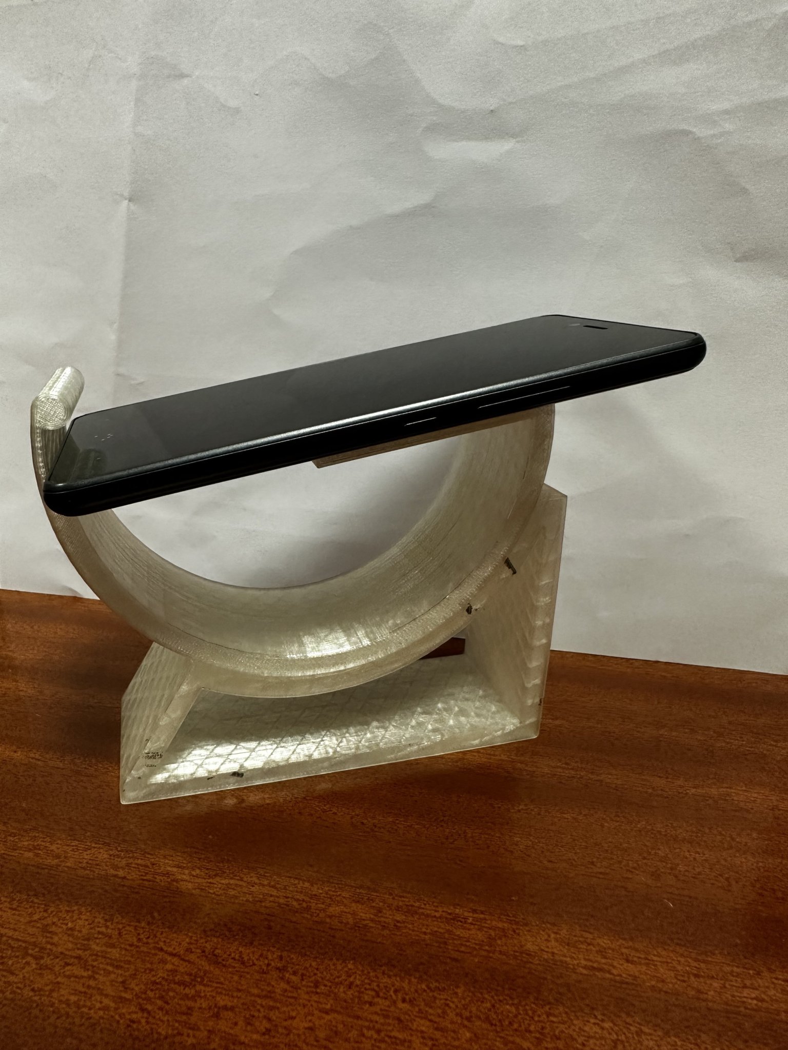 Giá đỡ điện thoại với nhiều góc độ sử dụng