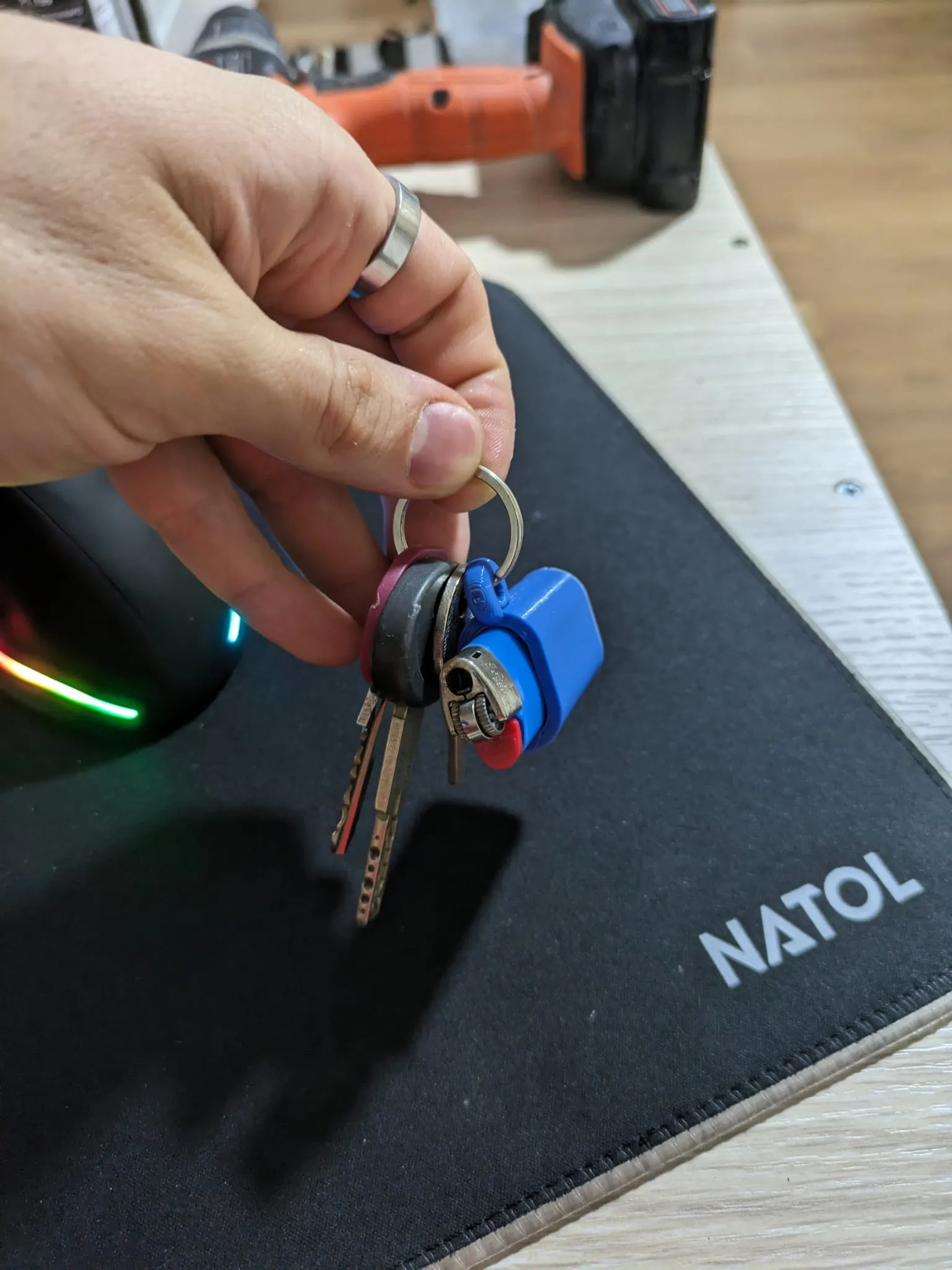 Đèn bật lửa móc chìa khóa tiện lợi luôn bên bạn