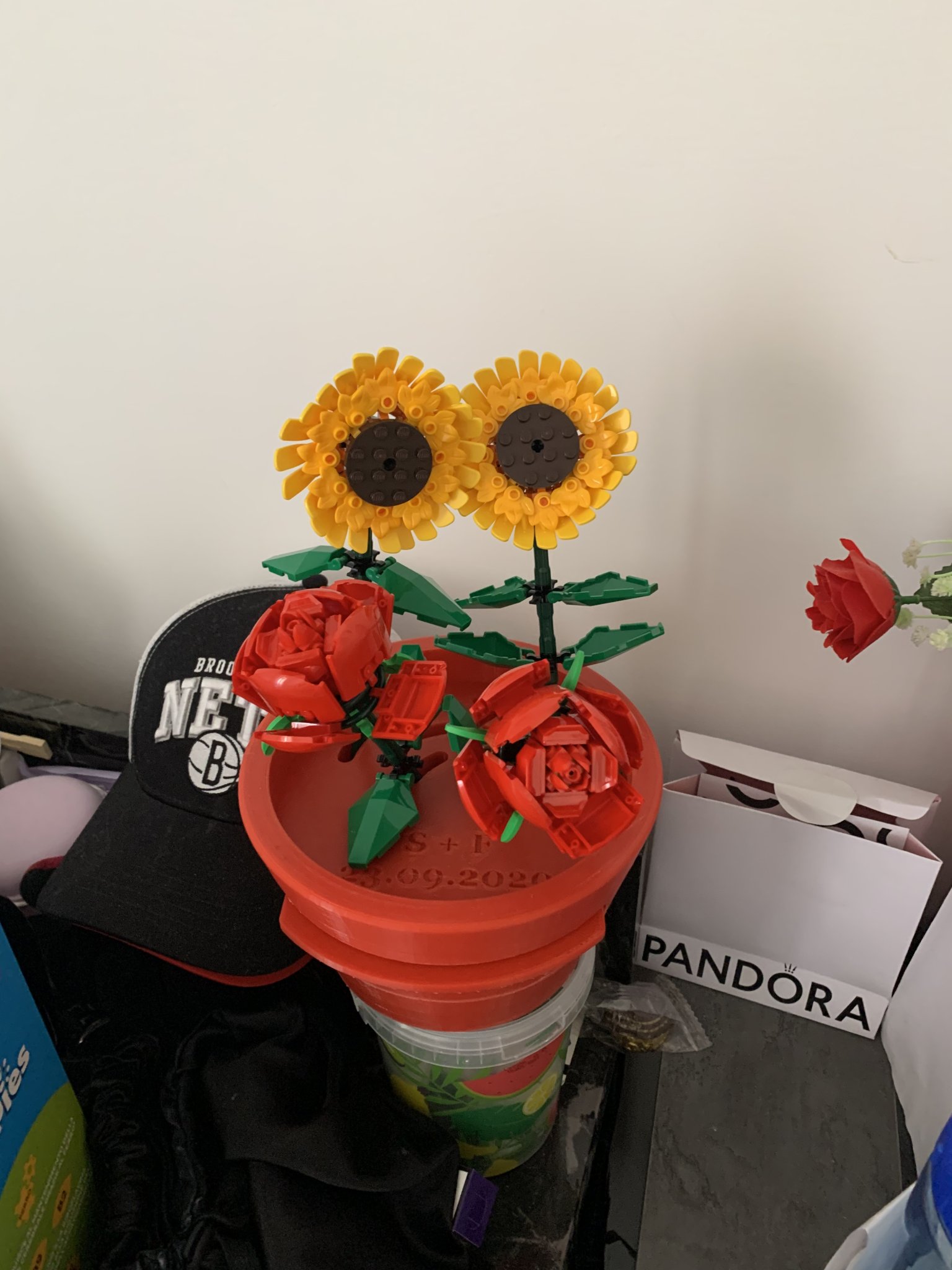 Chậu hoa lego với ngăn kéo trang sức tiện lợi