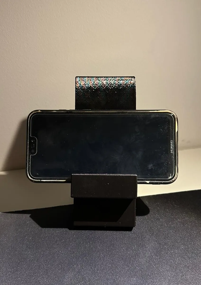 Giá đỡ điện thoại thông minh thiết kế hiện đại và tối g...