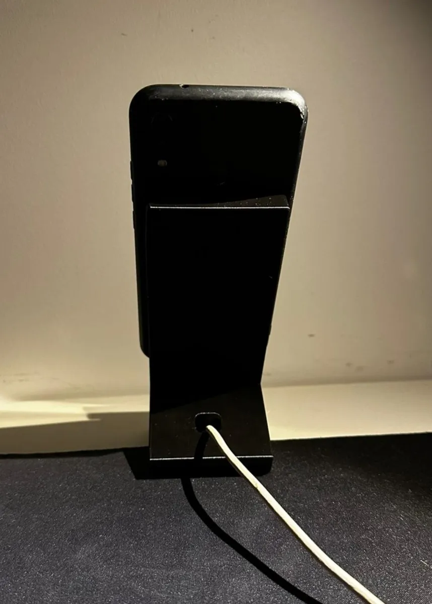 Giá đỡ điện thoại thông minh thiết kế hiện đại và tối g...