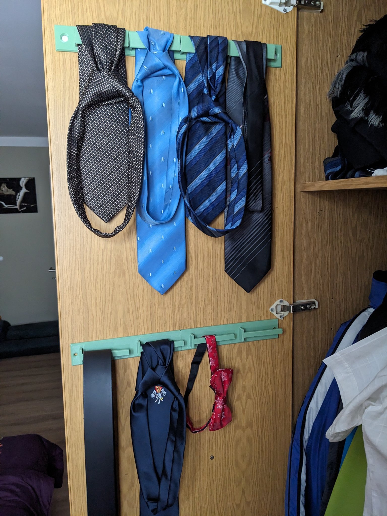 Giá đỡ đơn giản cho 4 cà vạt và thắt lưng