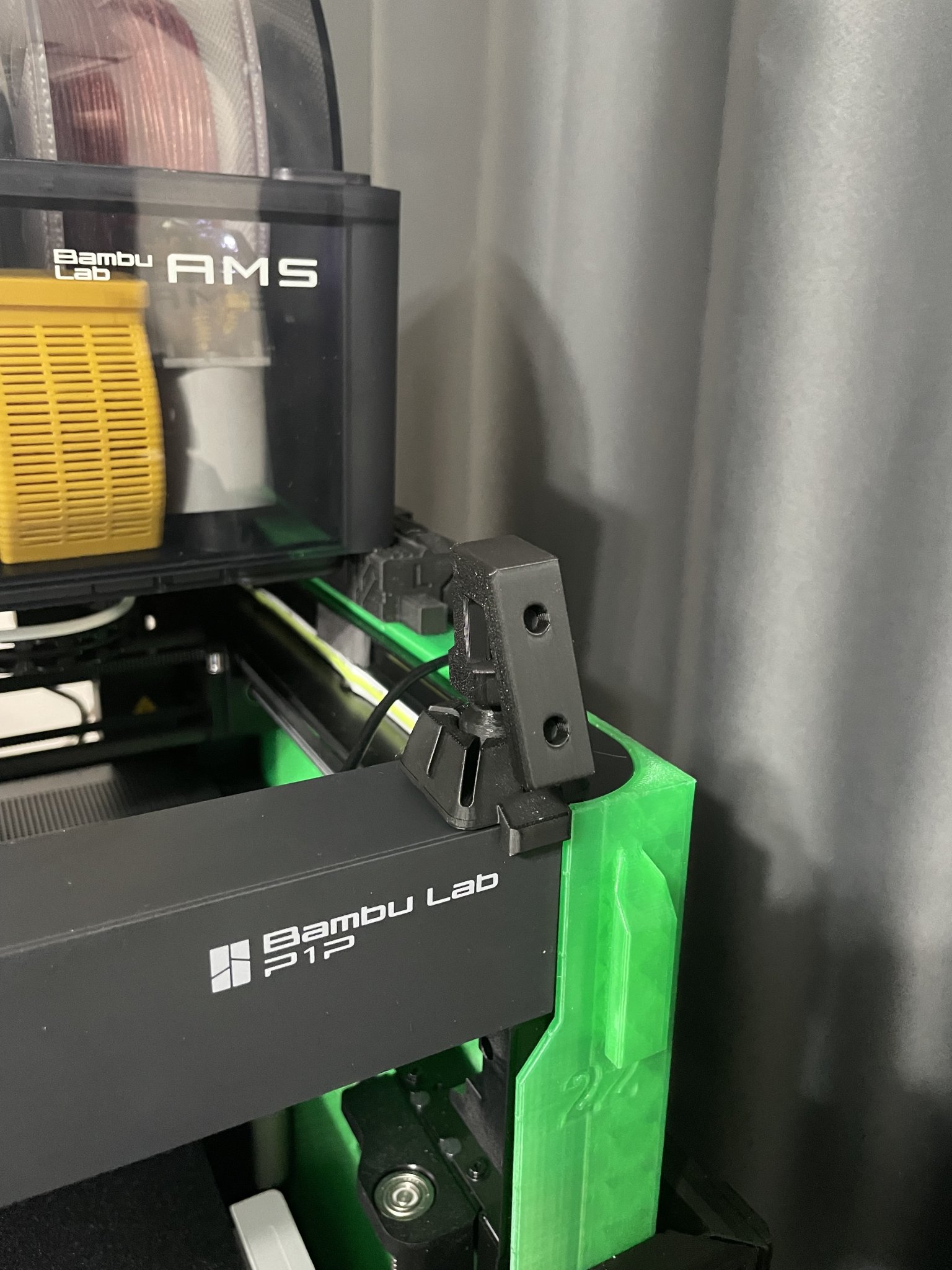 Giá đỡ điện thoại XTouch với chân đế bi từ Bambu Lab P1P P1S