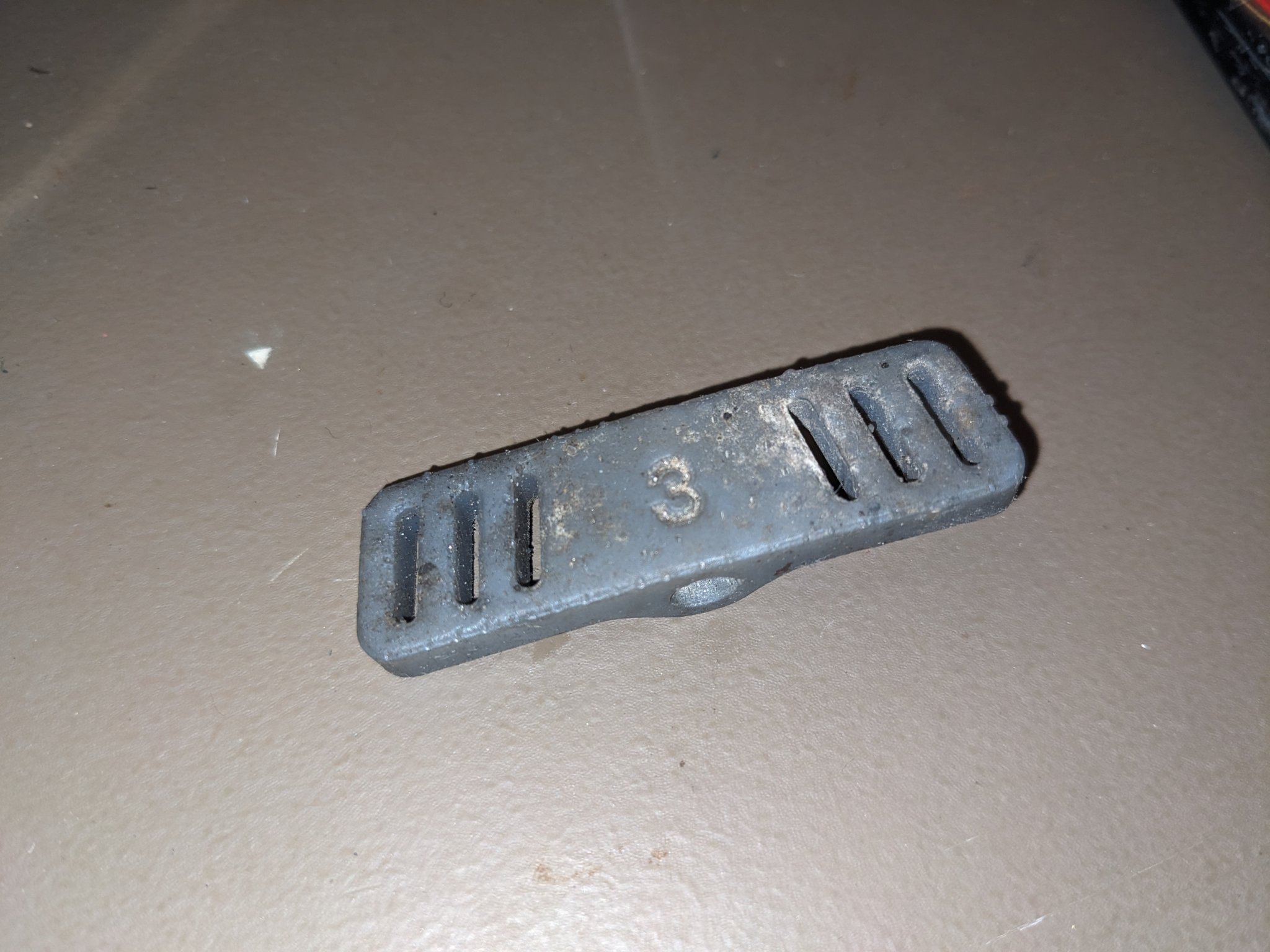 Giá đỡ chắn bùn gắn cầu xích cho xe đạp