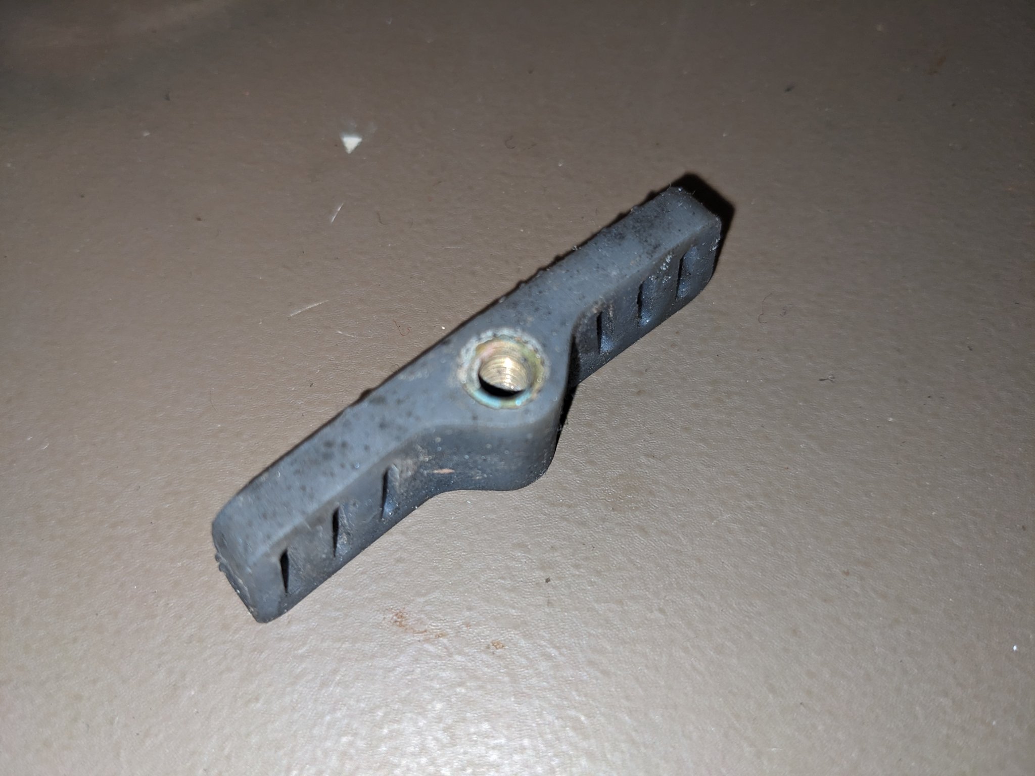 Giá đỡ chắn bùn gắn cầu xích cho xe đạp