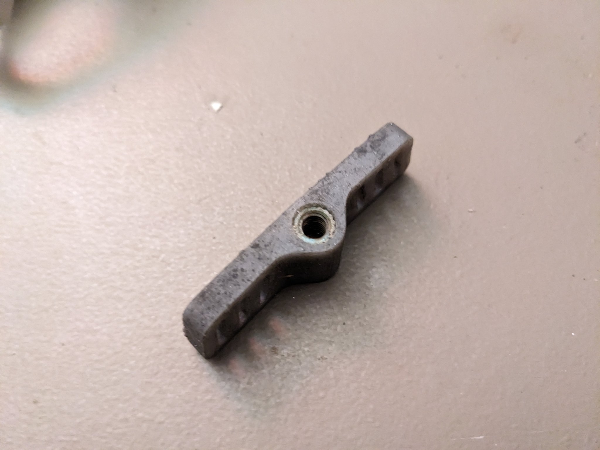 Giá đỡ chắn bùn gắn cầu xích cho xe đạp