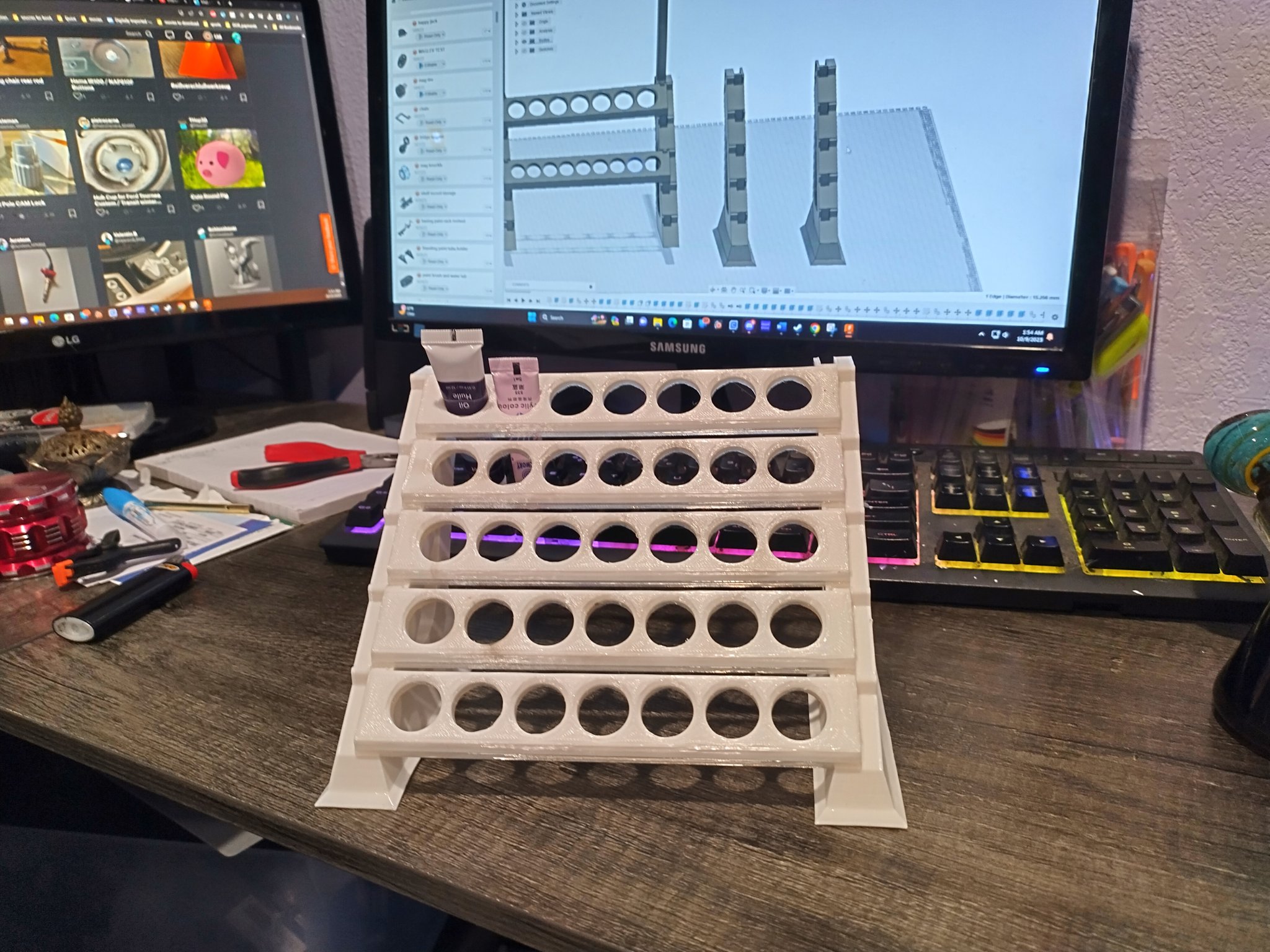 Giá đỡ ống màu với móc treo cho 25 ống màu