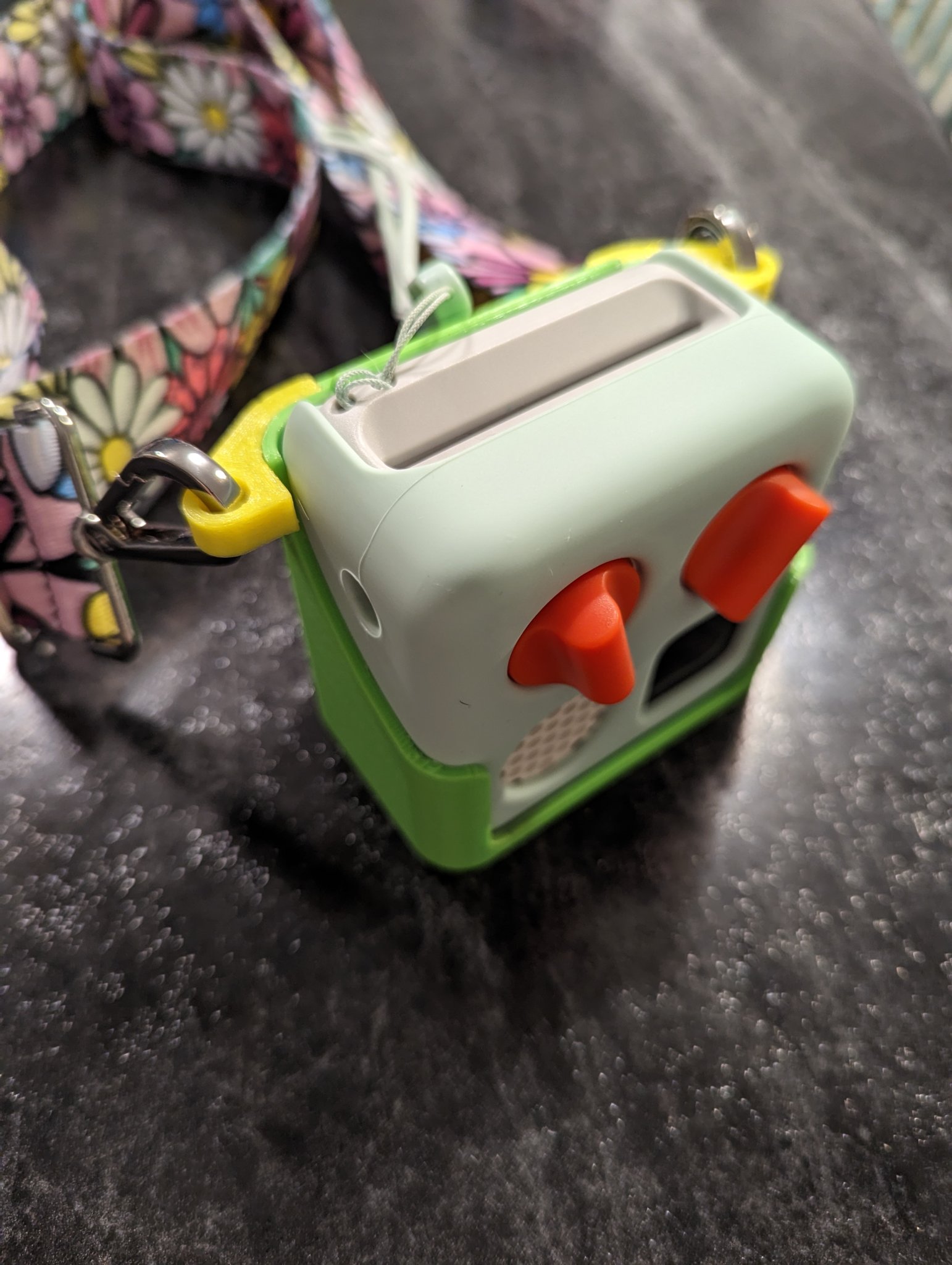 Giá đỡ và bộ chuyển đổi đai cho Yoto Mini