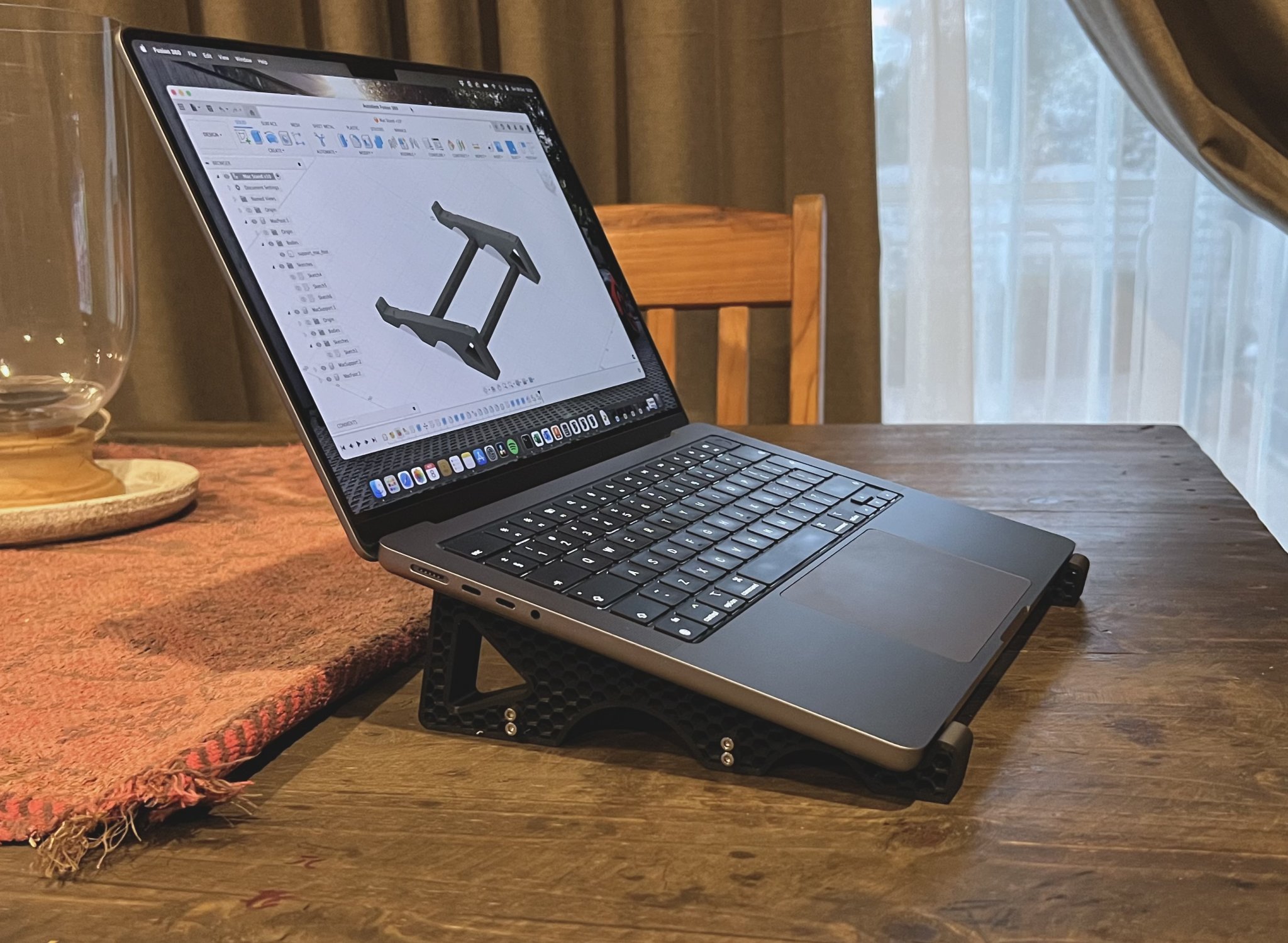 Giá đỡ MacBook 14 inch M1 Pro chắc chắn của Mabur