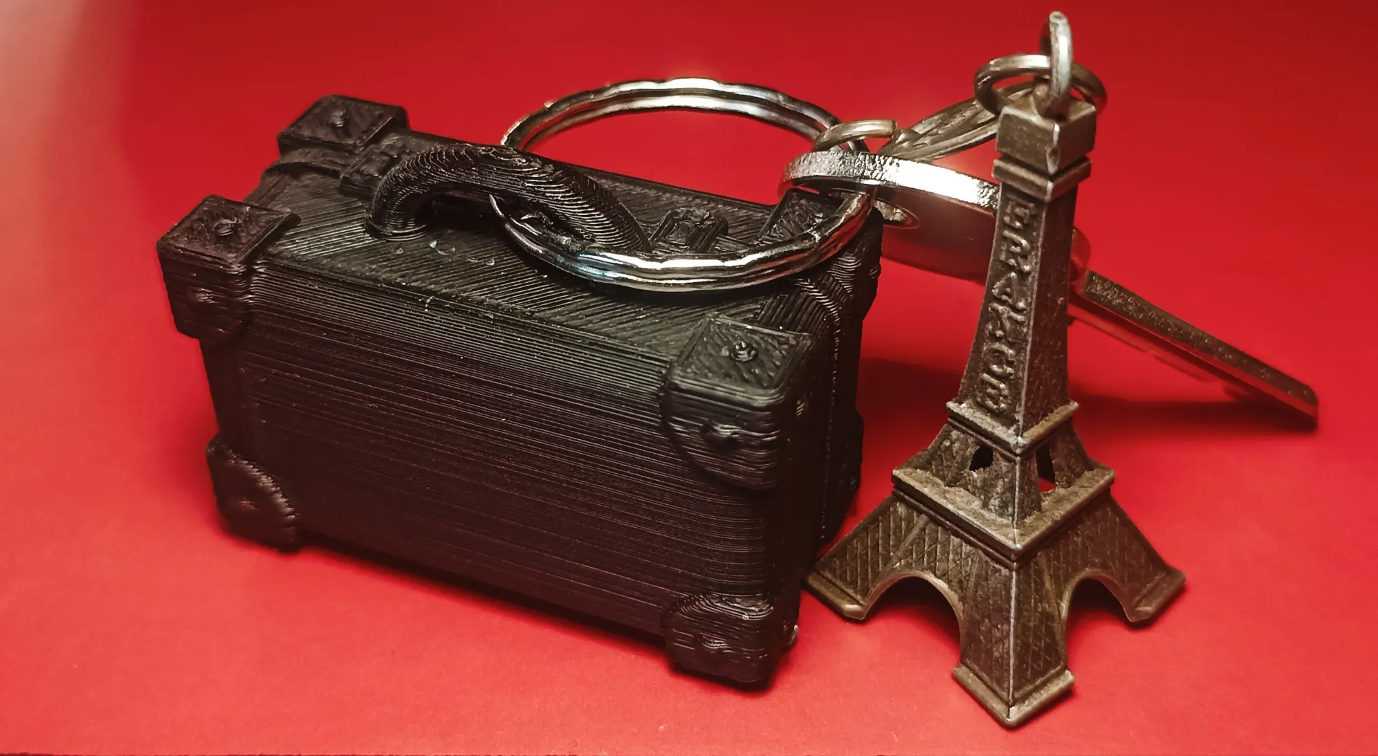 Móc chìa khóa hình vali độc đáo và tiện lợi