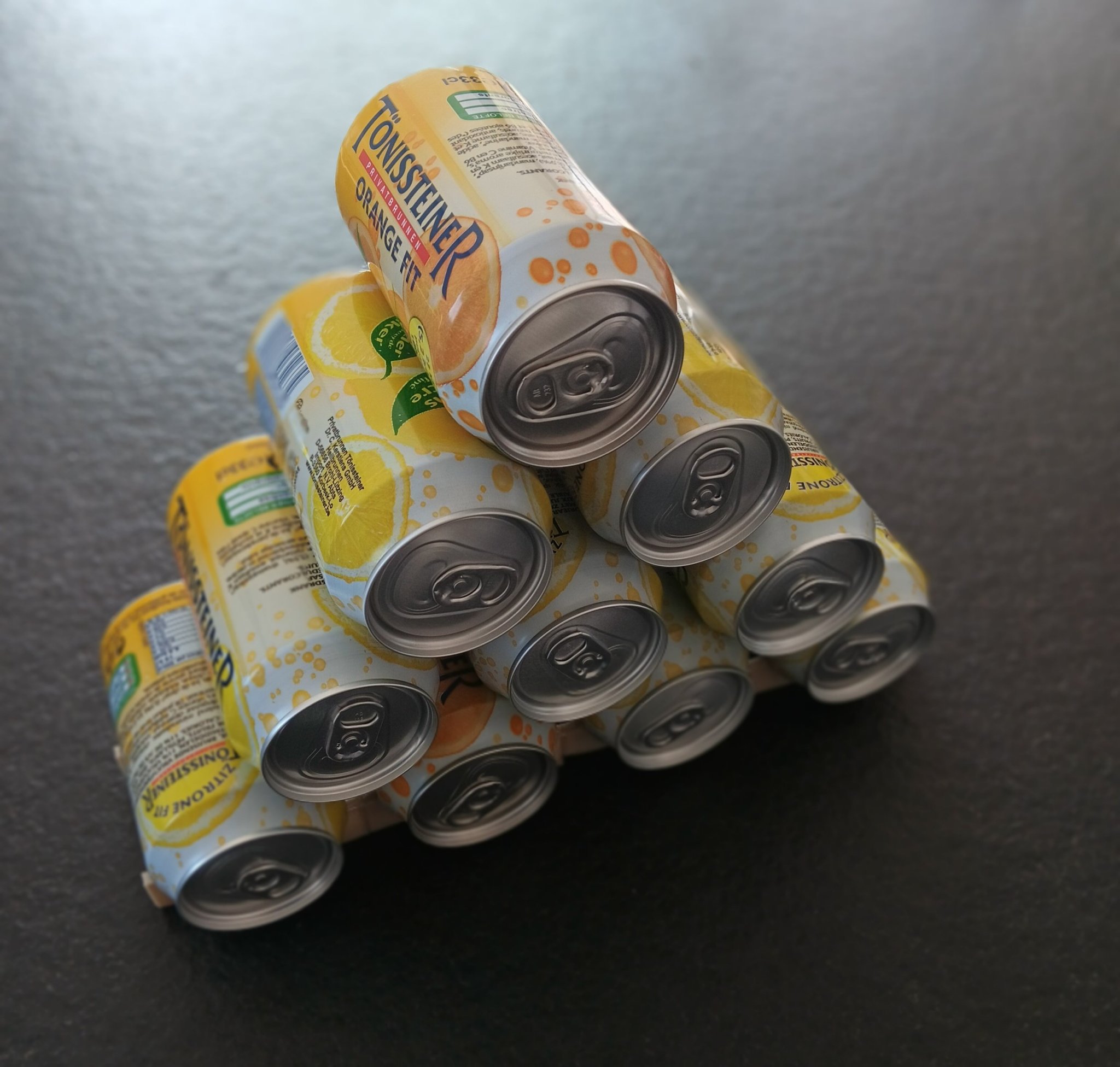 Giá đỡ chai nước ngọt chống lăn