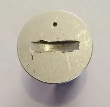 Thay thế nắp ren pin cho máy ảnh Nikon EM