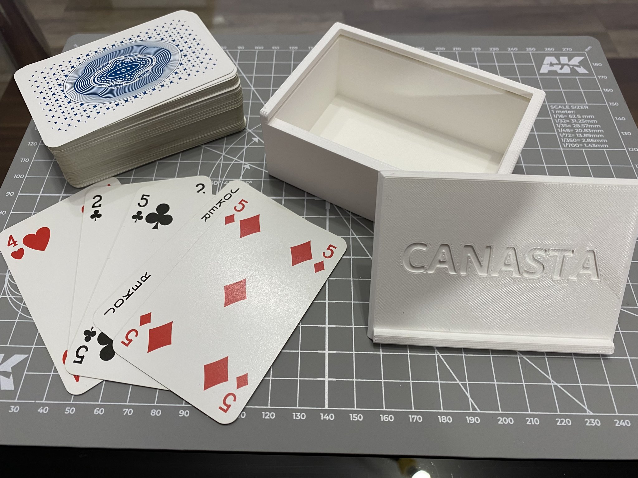 Hộp đựng bài chơi với sức chứa 108 thẻ bài