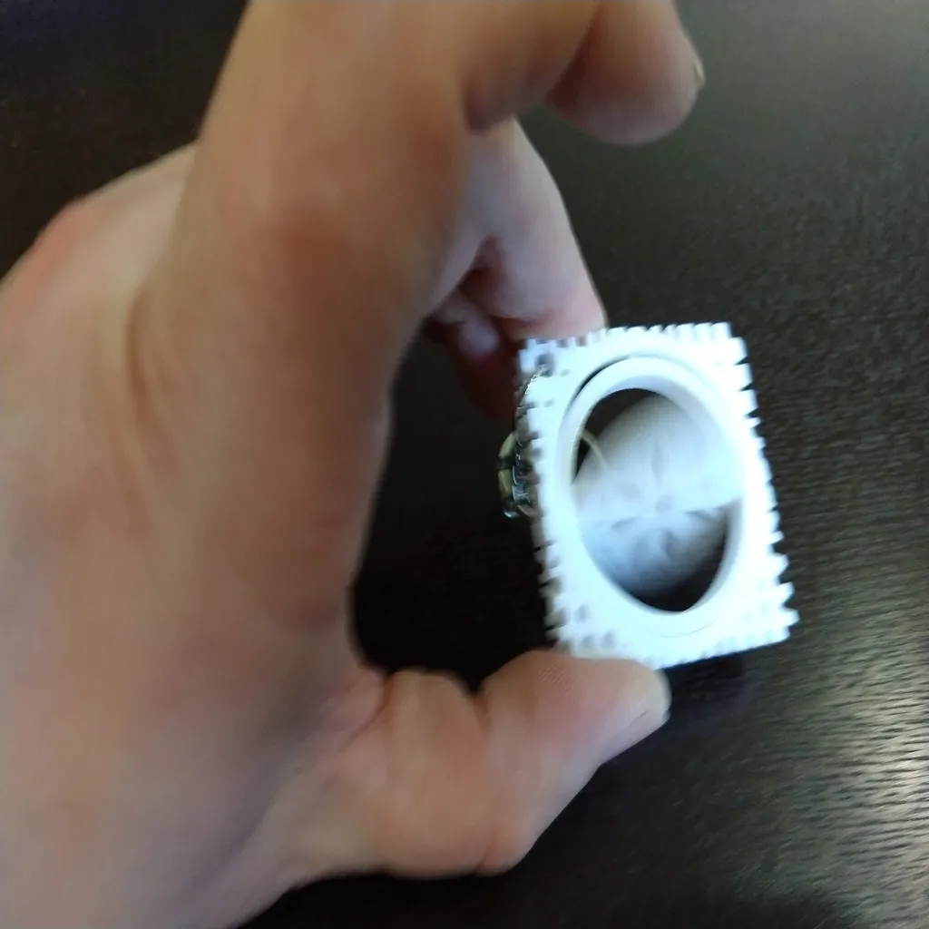 **Móc chìa khóa gimbal bông tuyết mùa đông**