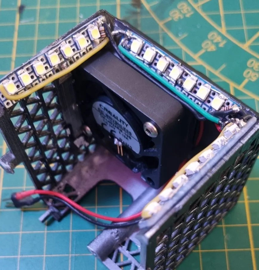 Nắp đầu nóng Ender 3 Neo với đèn LED chiếu sáng