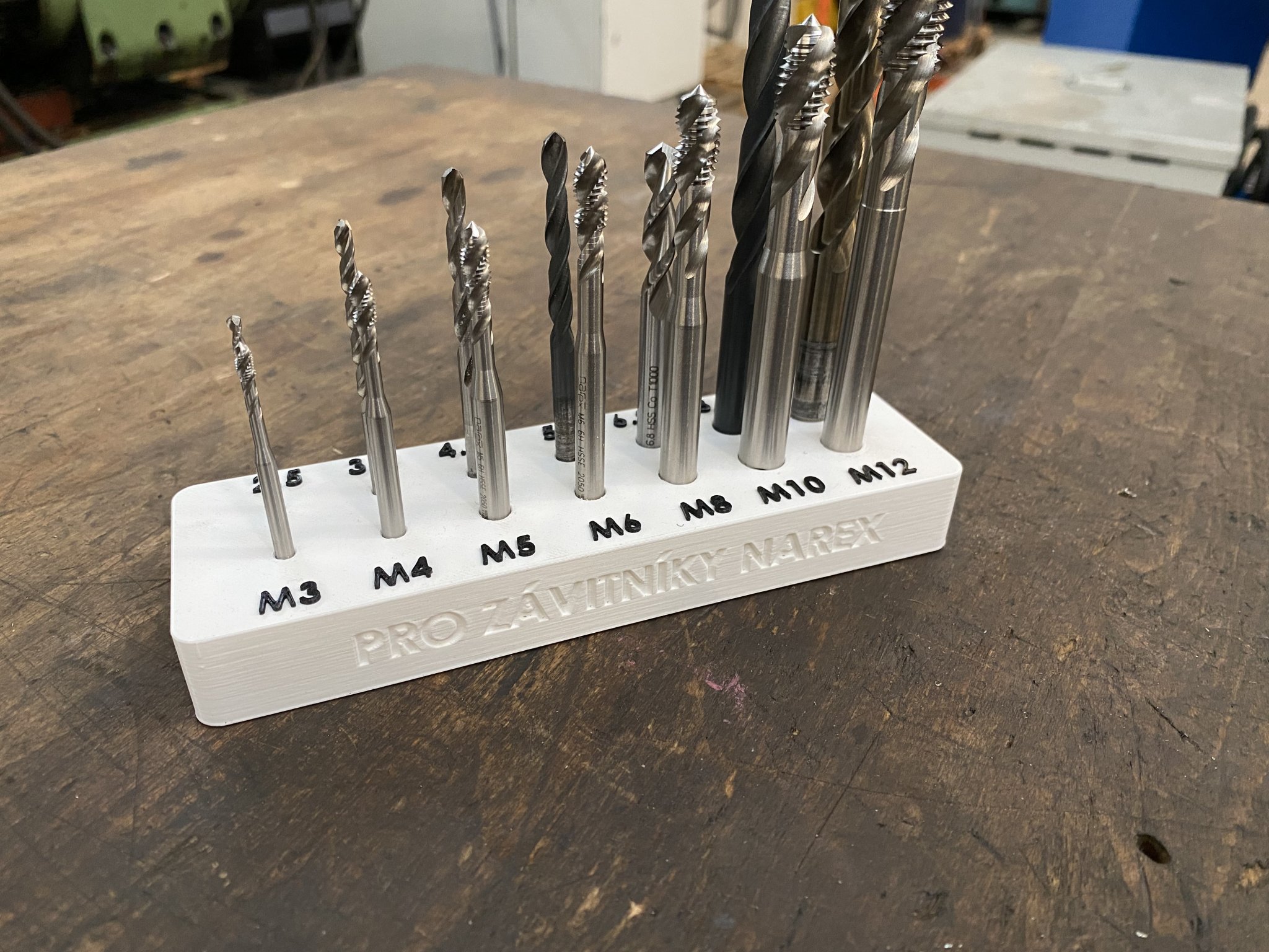 Giá đỡ cho mũi khoan và đầu ren Narex