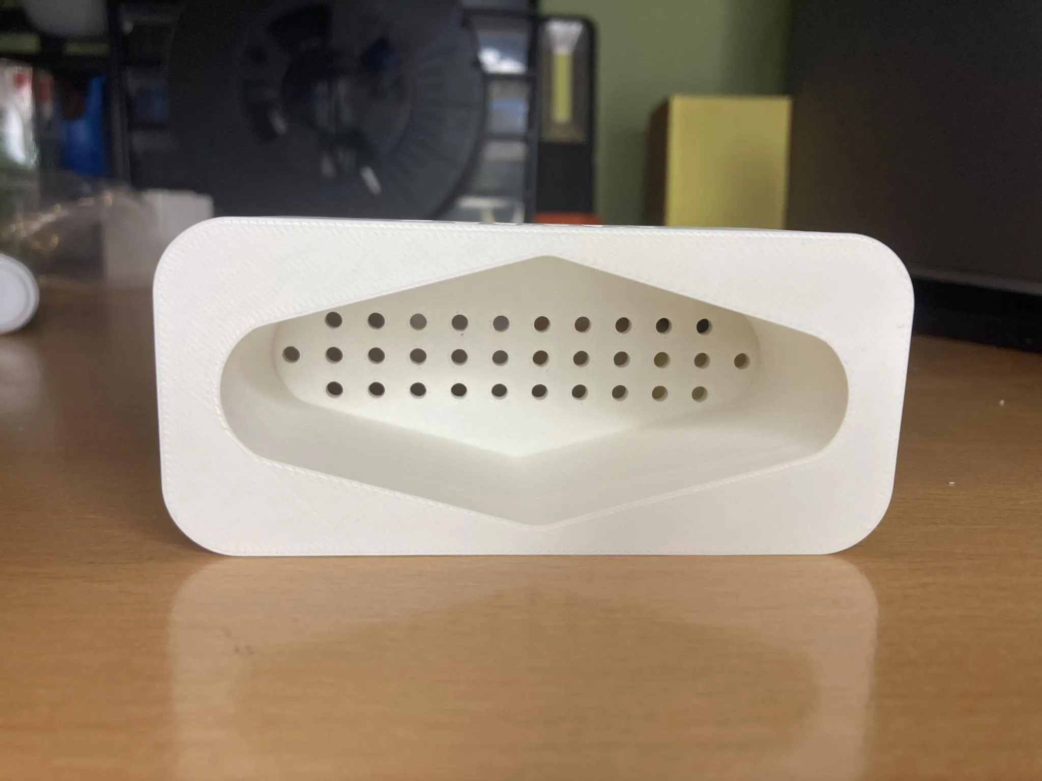 Giá đỡ cho gel tắm Axe với thiết kế lật ngược