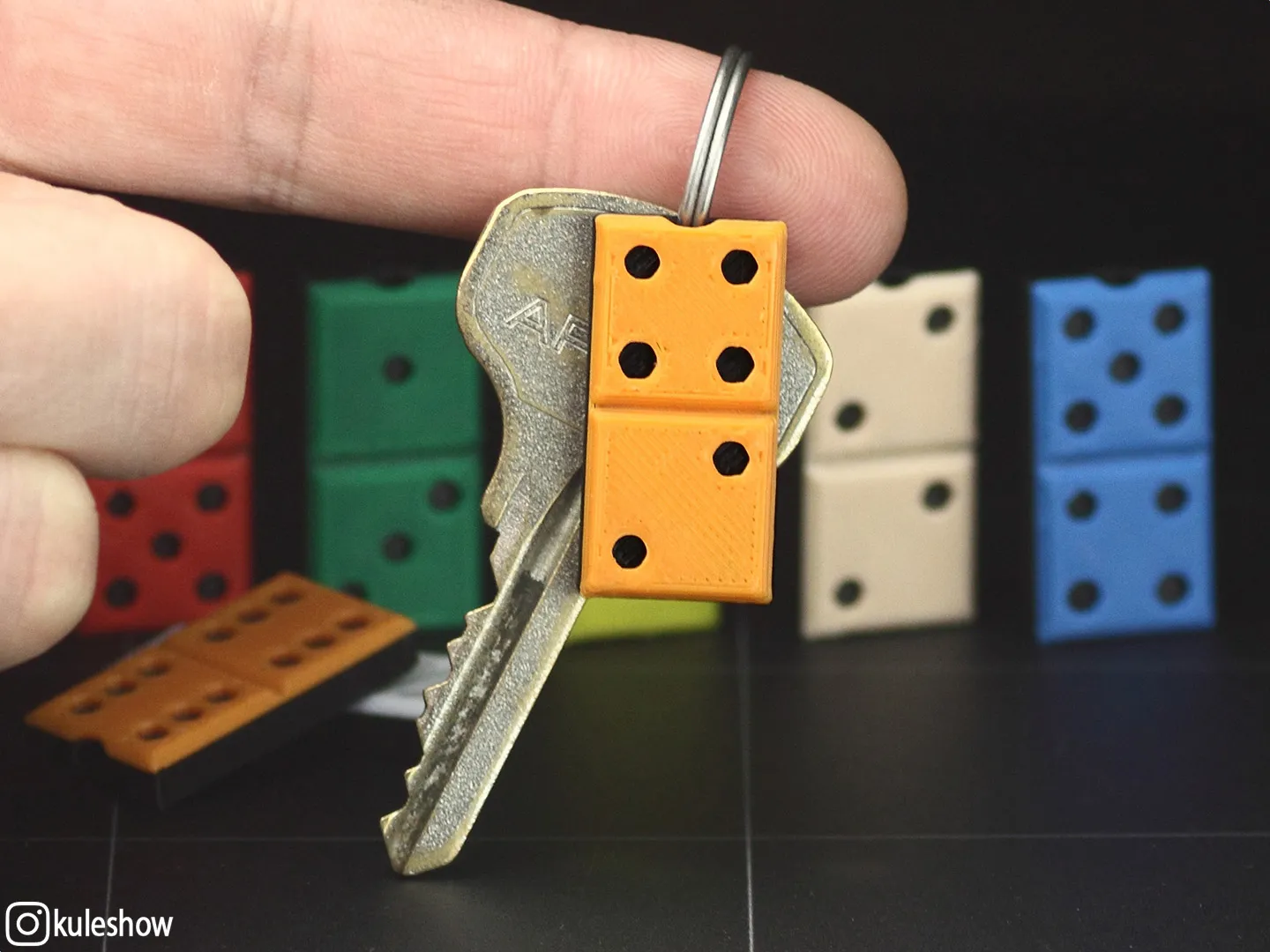 Móc khóa domino với 28 viên gạch khác nhau