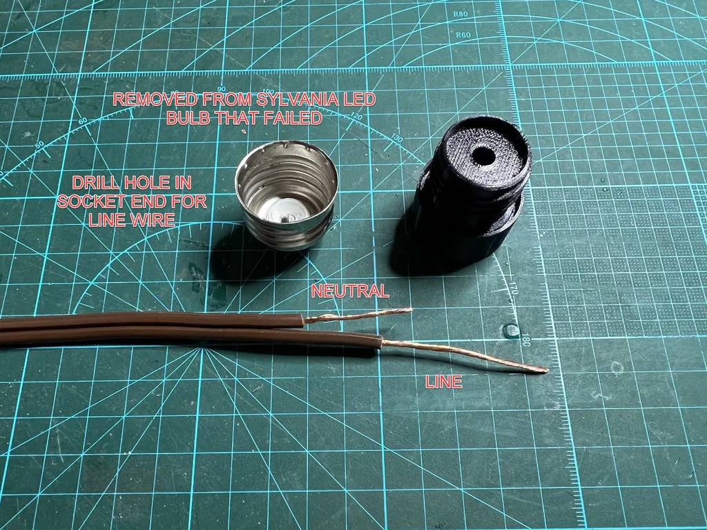 Bộ chuyển đổi từ ổ cắm đèn tiêu chuẩn sang 2 dây