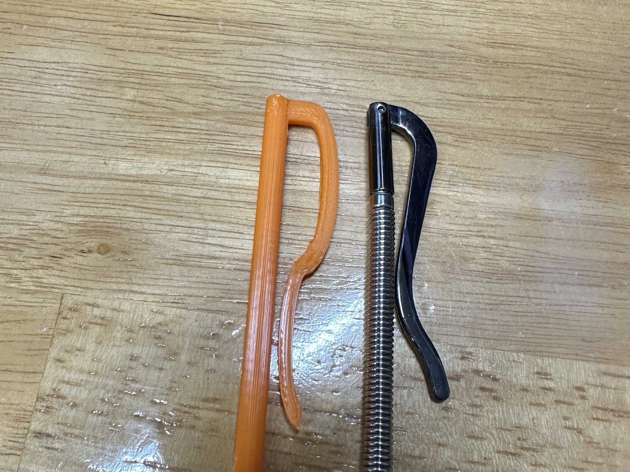 Kẹp tiền thay thế cho ví hoặc kẹp tiền độc lập