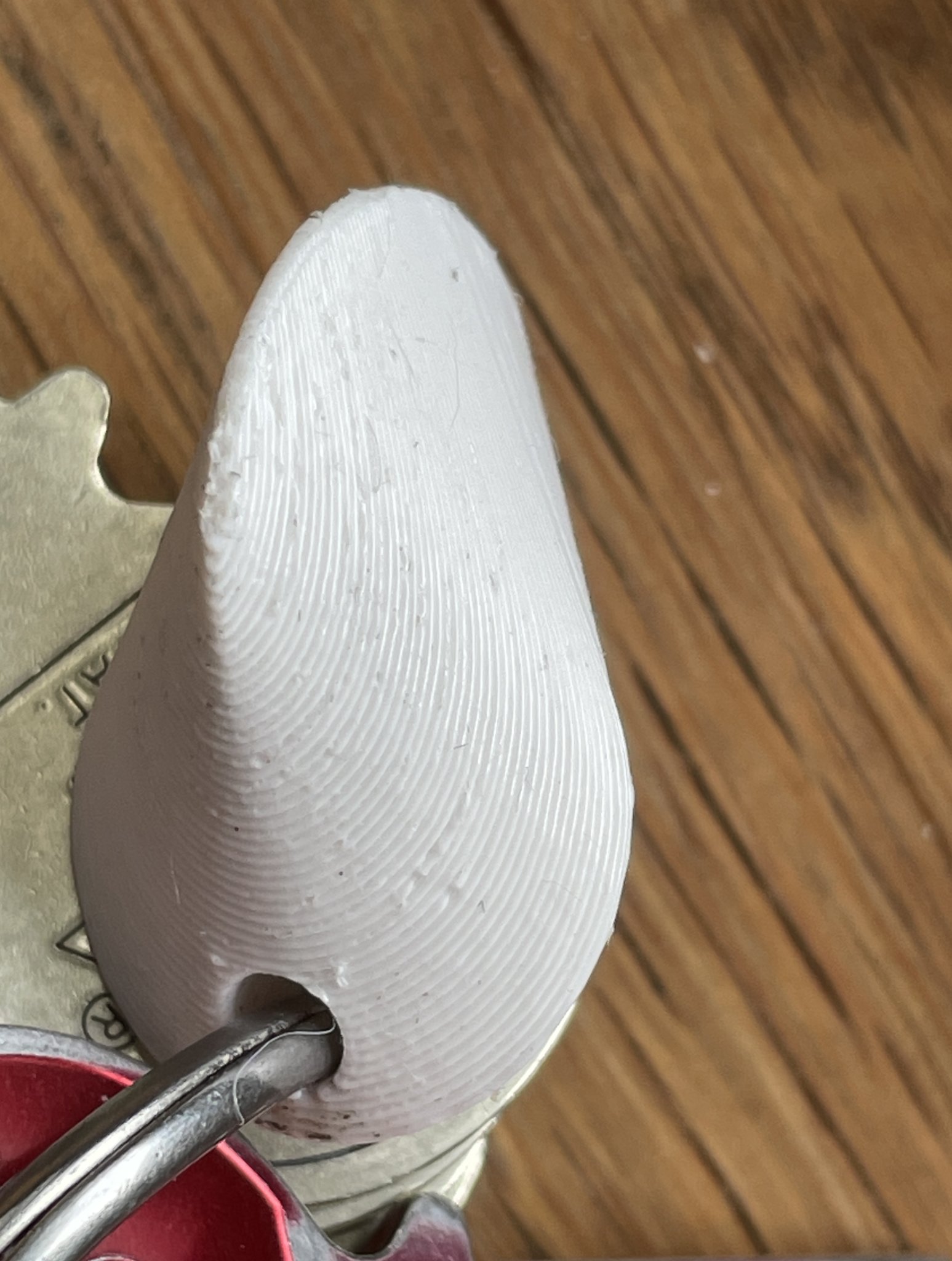 Móc khóa Oloid dài 30mm với thiết kế độc đáo